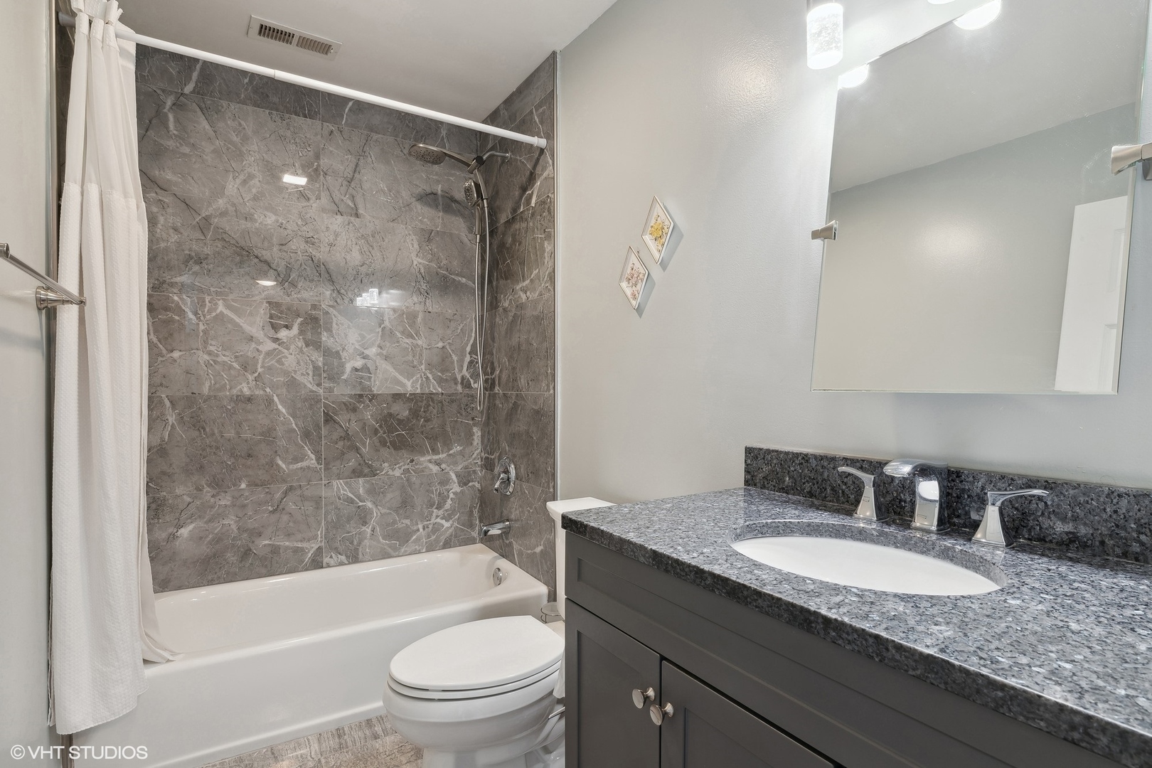 8297 Washington Street, Niles, Illinois, 60714, United States, 4 Bedrooms Bedrooms, ,3 BathroomsBathrooms,Residential,For Sale,8297 Washington Street,1499524