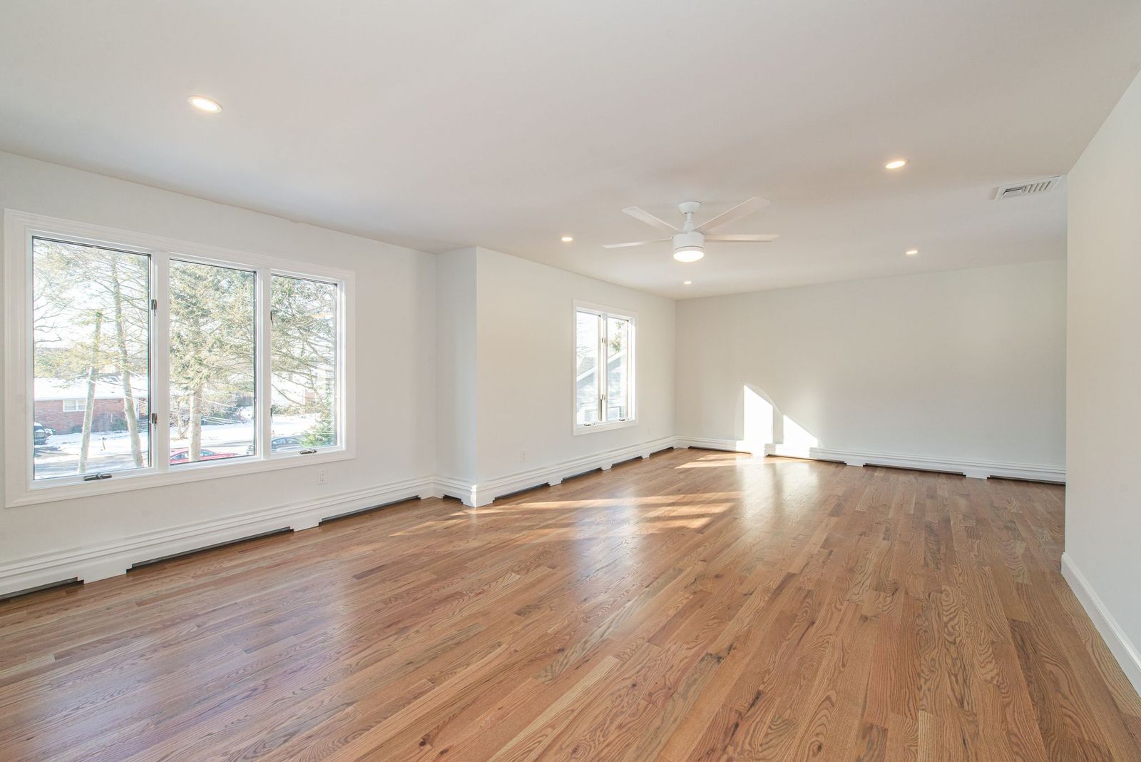 Fairfield, New Jersey, 07004, United States, 4 Bedrooms Bedrooms, ,5 BathroomsBathrooms,Residential,For Sale,2005992