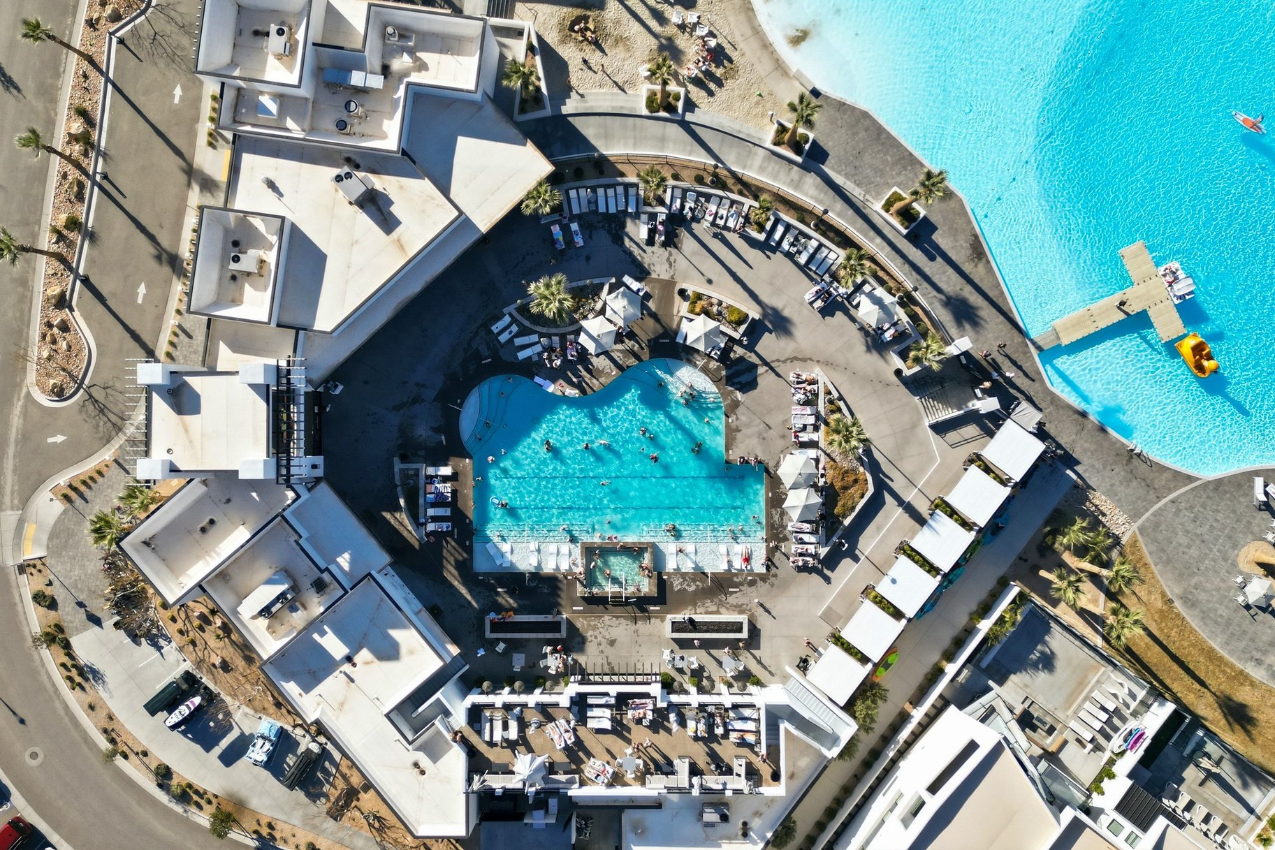  Top-Floor Desert Color Retreat With Lagoon Access & Views - 物件實景