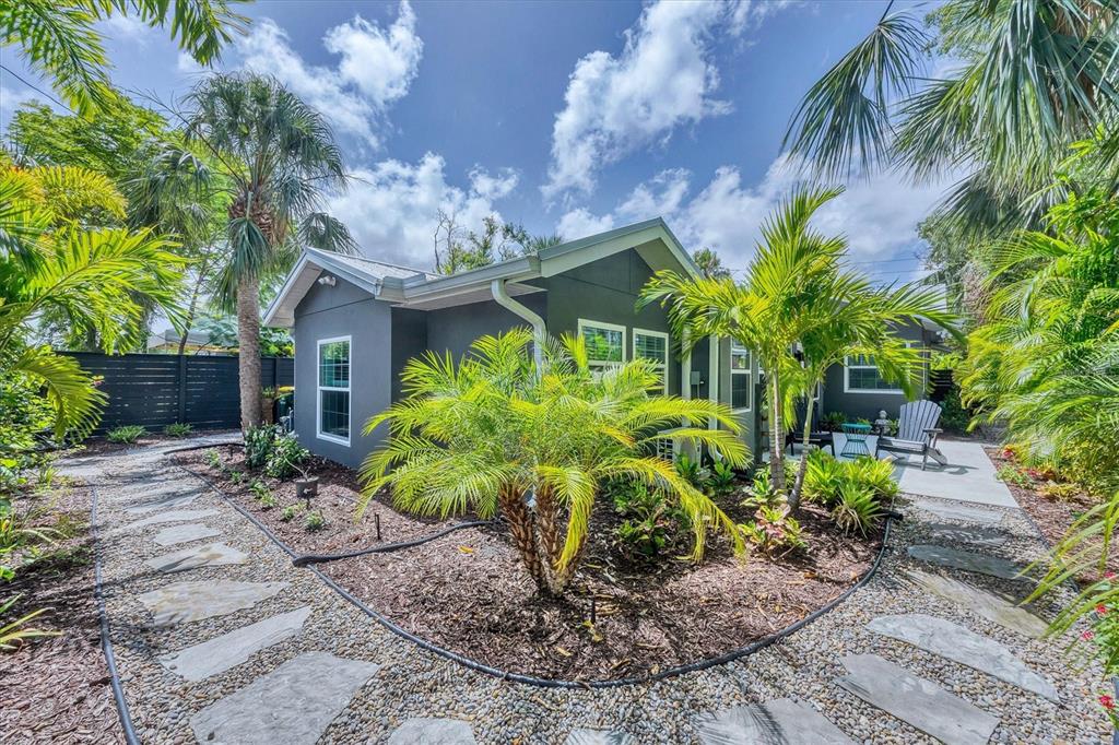 Sarasota, Florida, 34236, United States, 2 Bedrooms Bedrooms, ,2 BathroomsBathrooms,Residential,For Sale,1960747