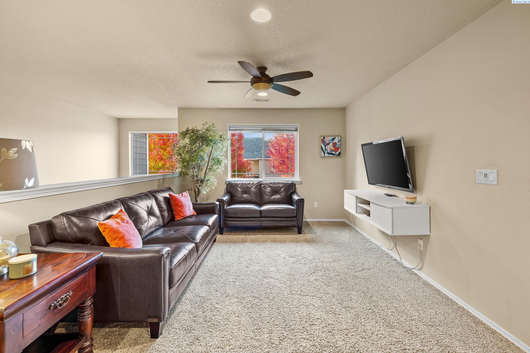 Kennewick, Washington, 99338, United States, 4 Bedrooms Bedrooms, ,3 BathroomsBathrooms,Residential,For Sale,1982934