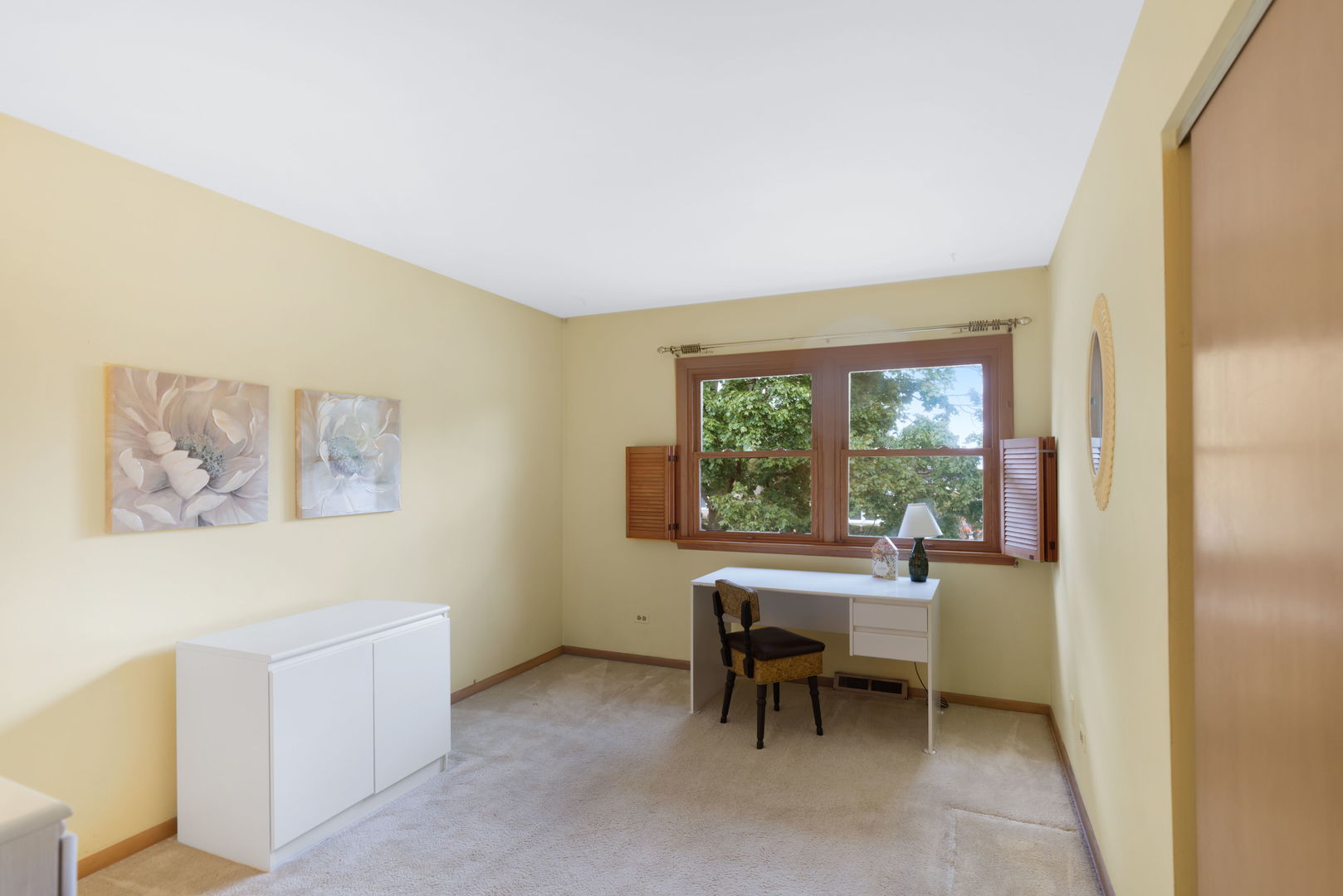 Des plaines, Illinois, 60016, United States, 3 Bedrooms Bedrooms, ,3 BathroomsBathrooms,Residential,For Sale,1991733