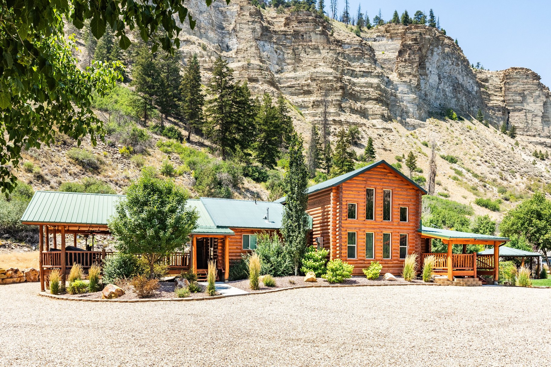  The Kind of Cabin Nobody Wants to Leave — For Sale in Fruitland, Utah - 物件實景