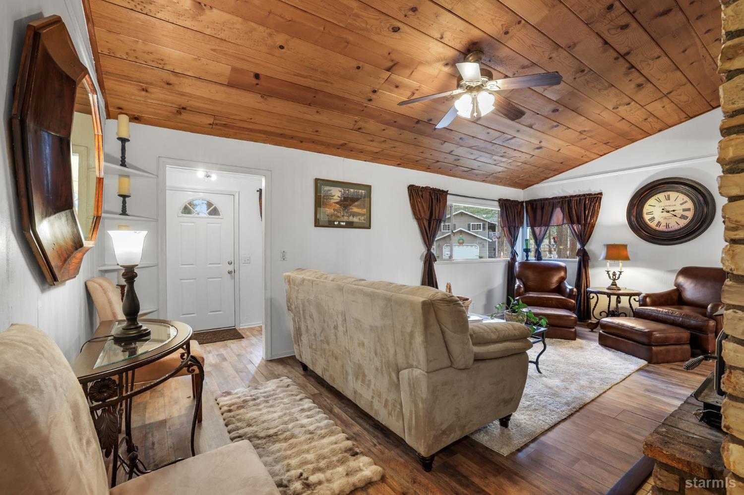 South Lake Tahoe, California, 96150, United States, 3 Bedrooms Bedrooms, ,2 BathroomsBathrooms,Residential,For Sale,2003328