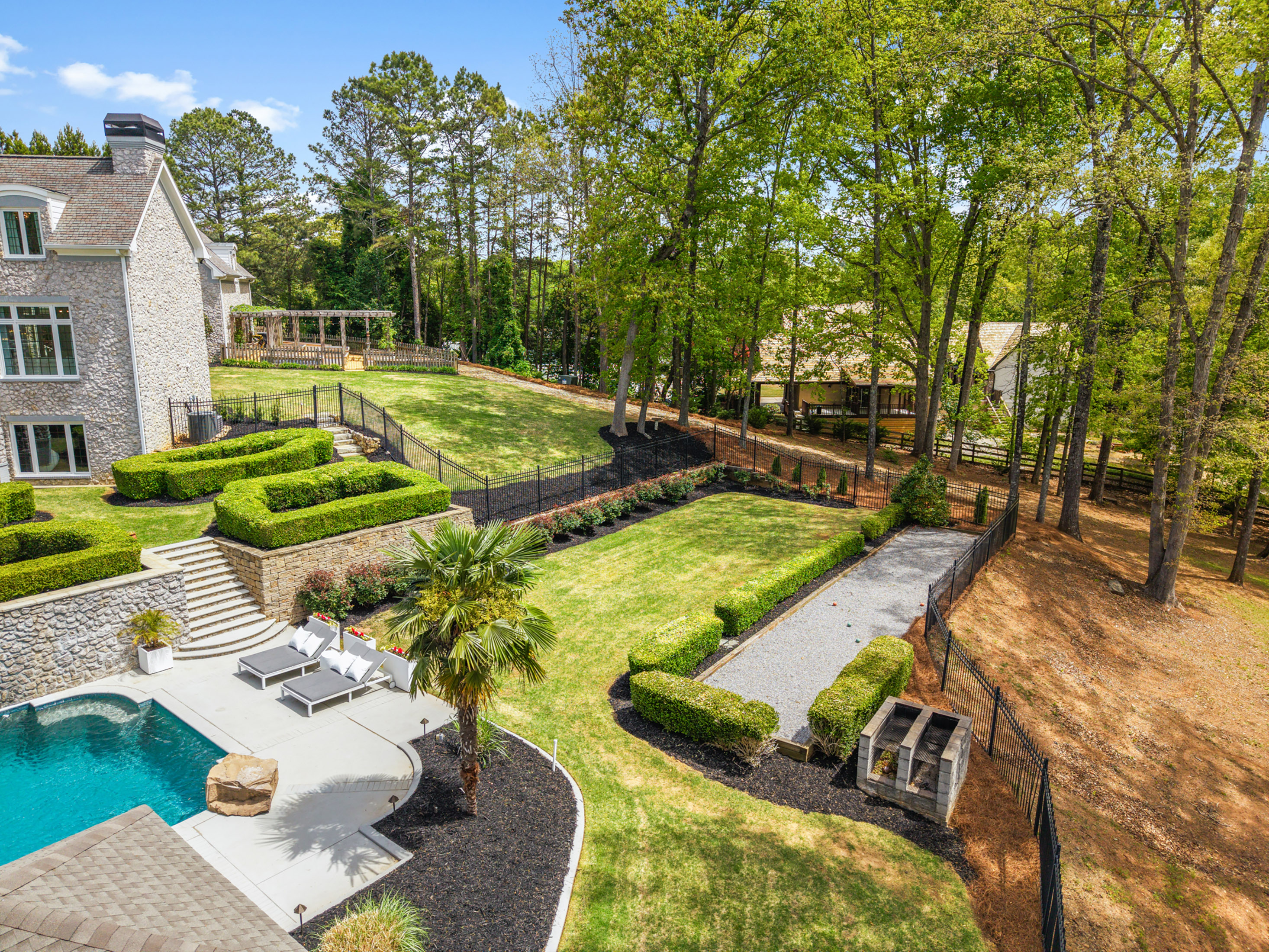  Experience Elevated Living in this Exceptional Estate-Style Residence - 物件實景