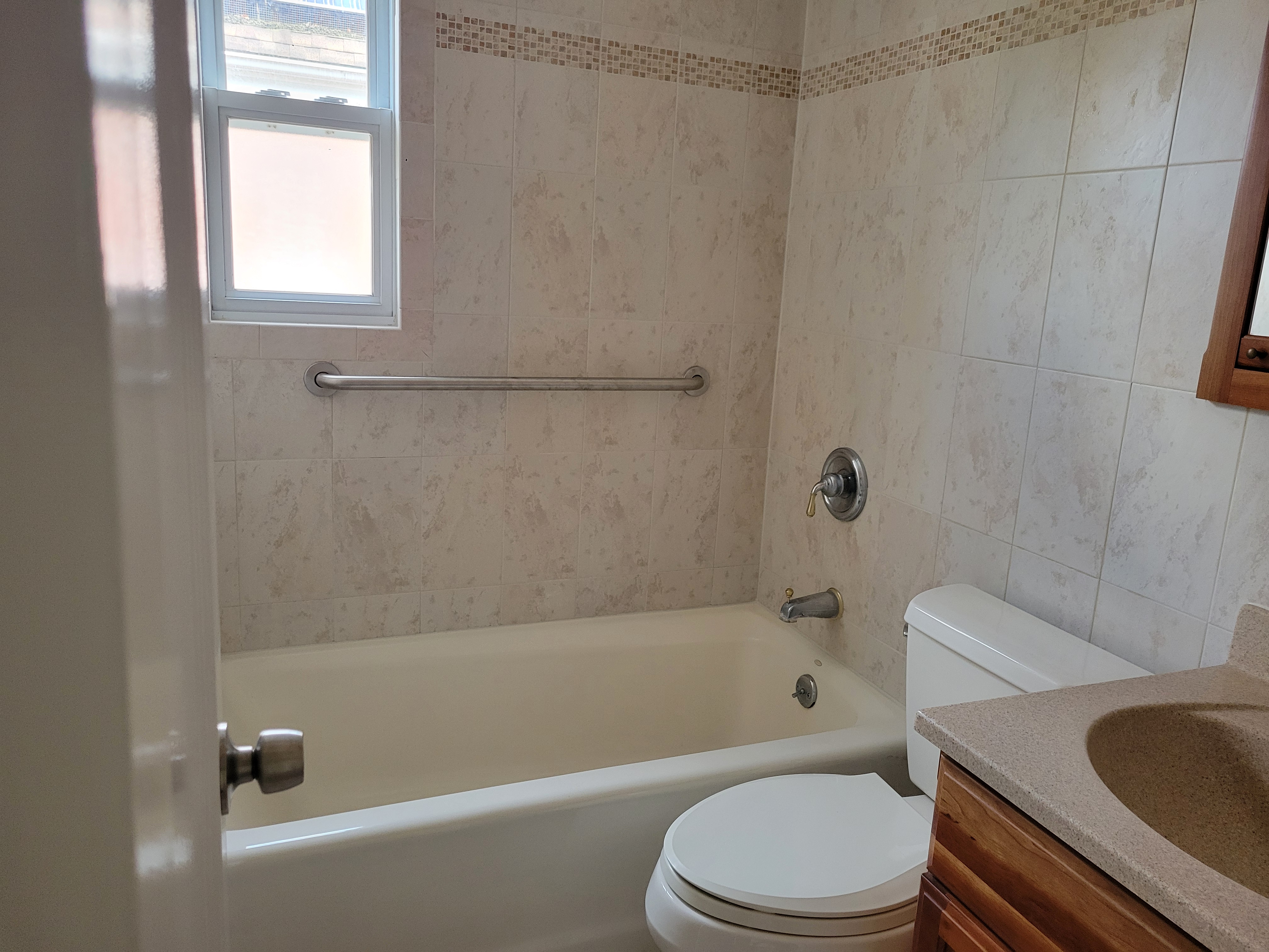 New Hyde Park, New York, 11040, United States, 4 Bedrooms Bedrooms, ,3 BathroomsBathrooms,Residential,For Sale,1928369