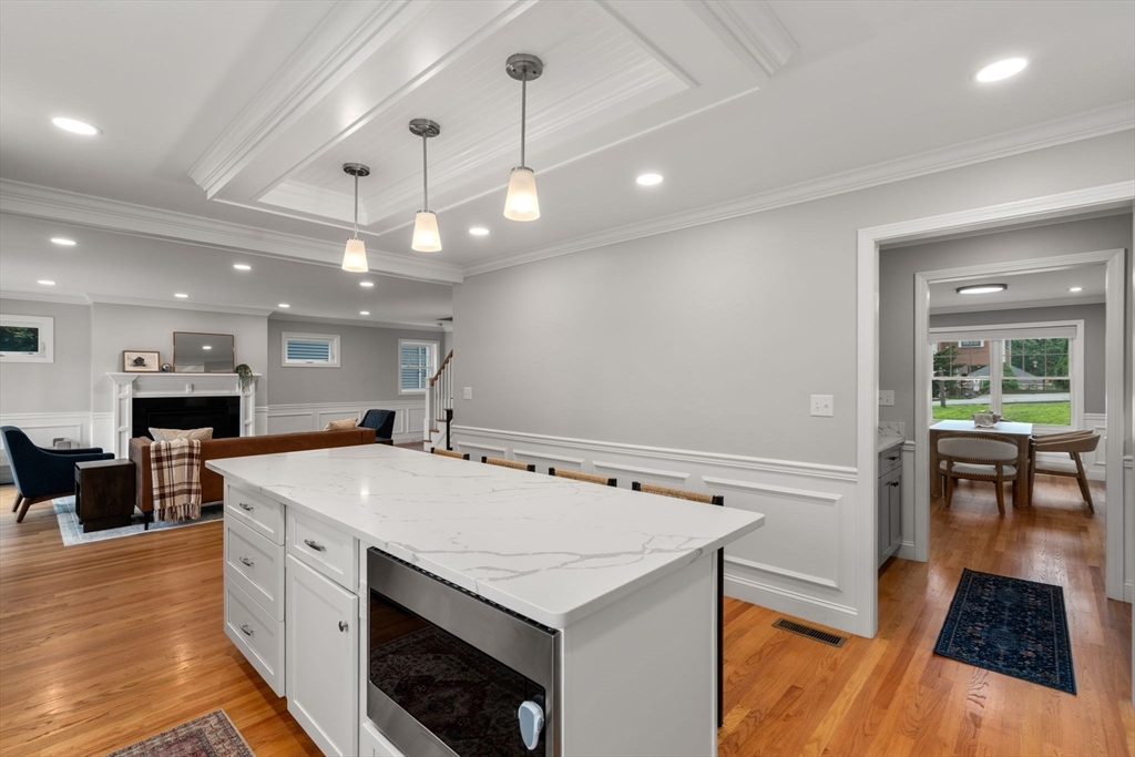 Waltham, Massachusetts, 02453, United States, 4 Bedrooms Bedrooms, ,5 BathroomsBathrooms,Residential,For Sale,1927253