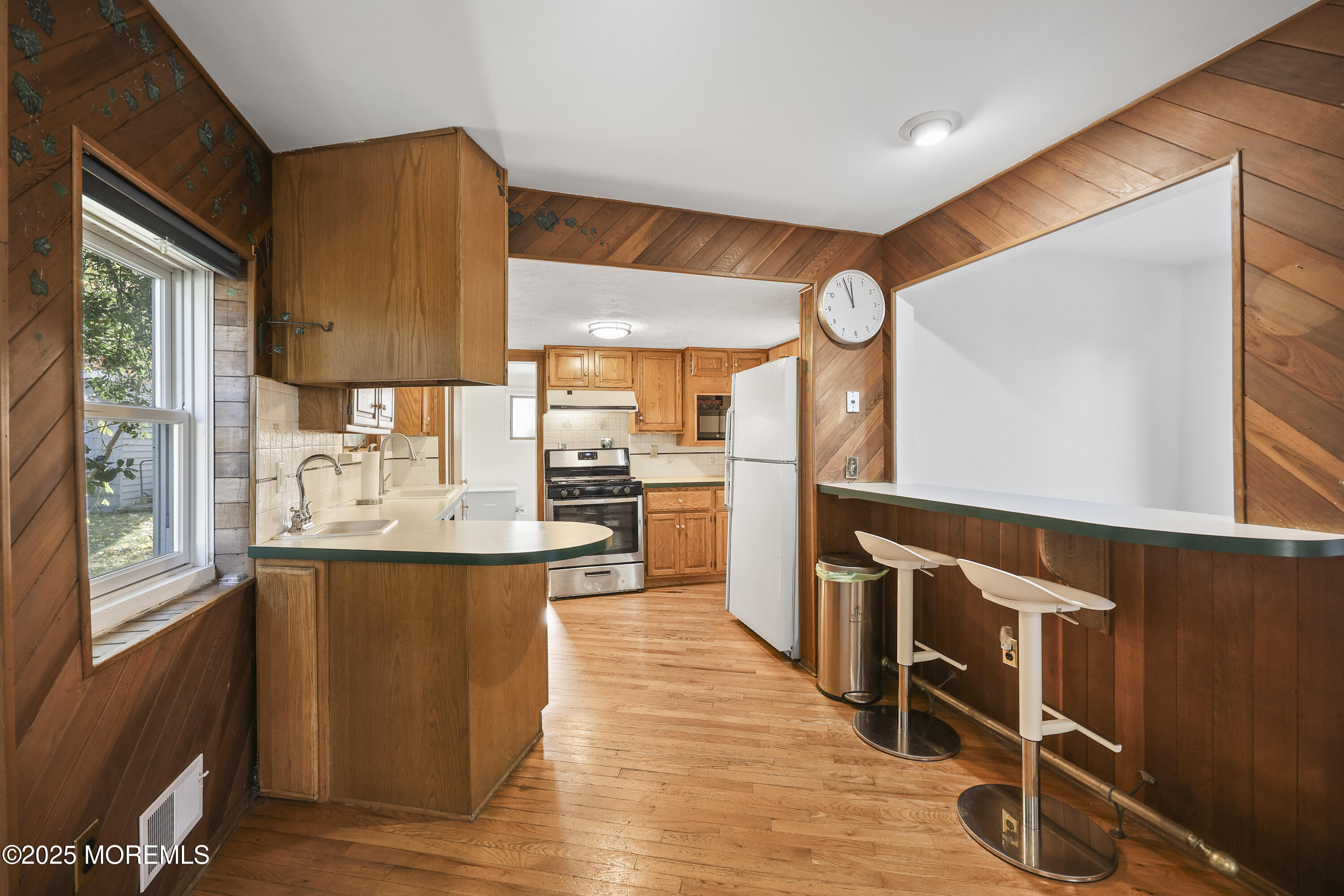 Leonardo, New Jersey, 07737, United States, 4 Bedrooms Bedrooms, ,3 BathroomsBathrooms,Residential,For Sale,2001705