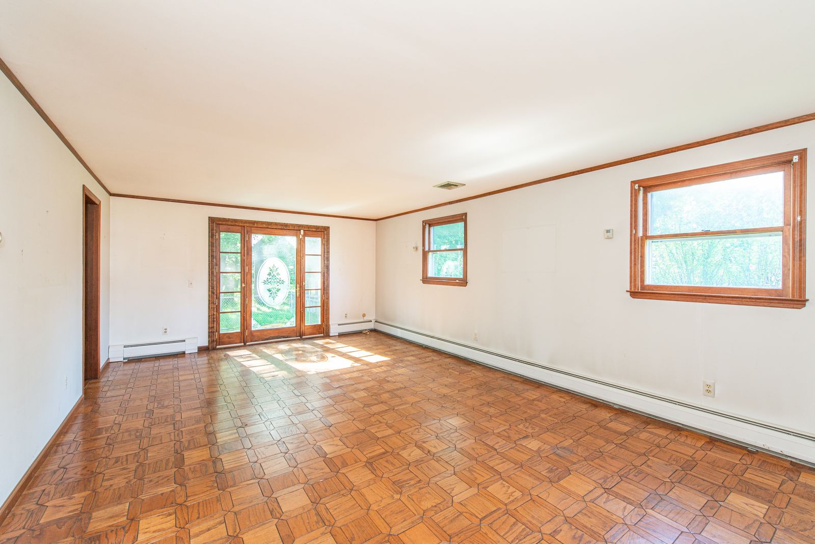 Fairfield, New Jersey, 07004, United States, 3 Bedrooms Bedrooms, ,2 BathroomsBathrooms,Residential,For Sale,1938096
