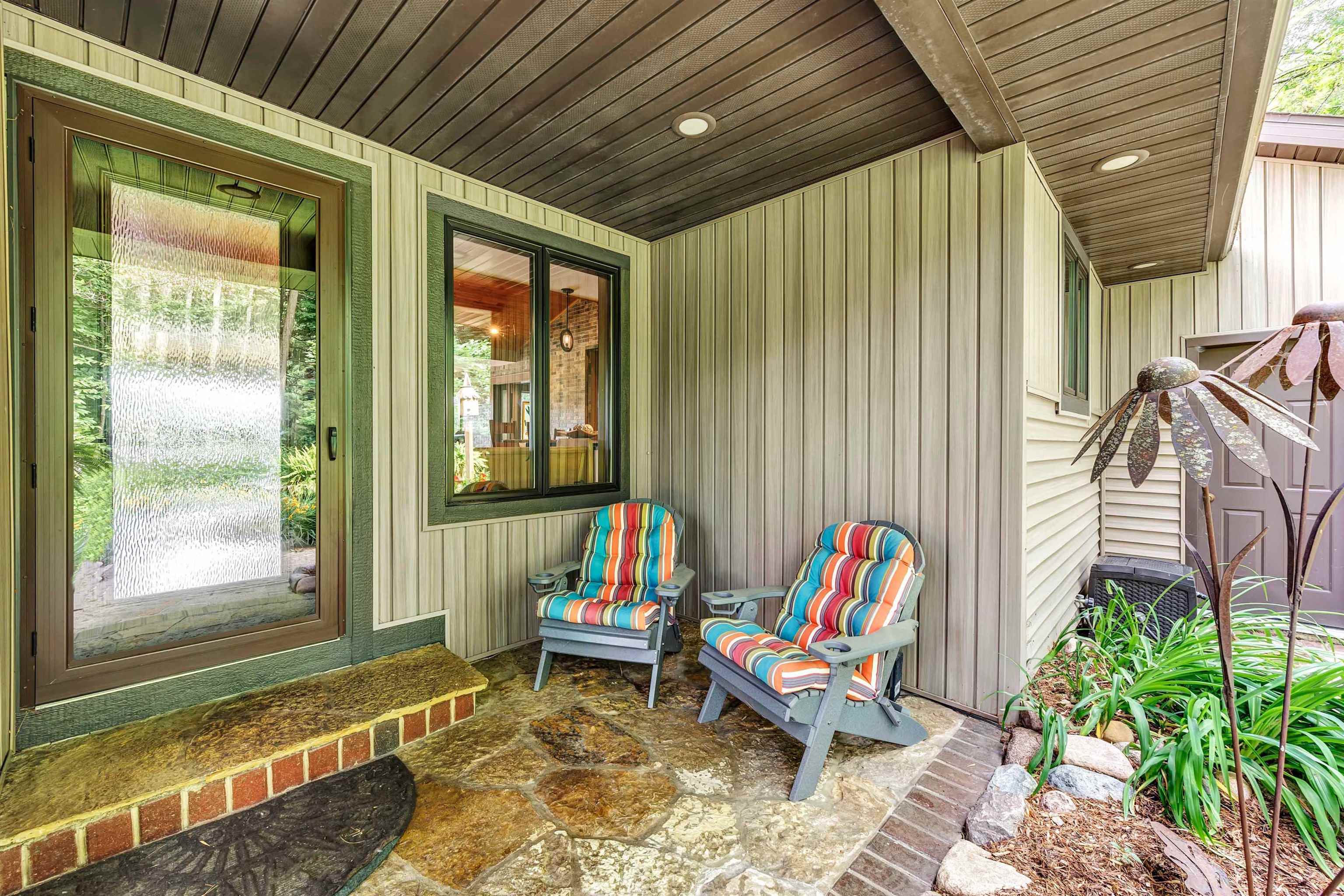 SHAWANO, Wisconsin, 54166, United States, 5 Bedrooms Bedrooms, ,3 BathroomsBathrooms,Residential,For Sale,1912460