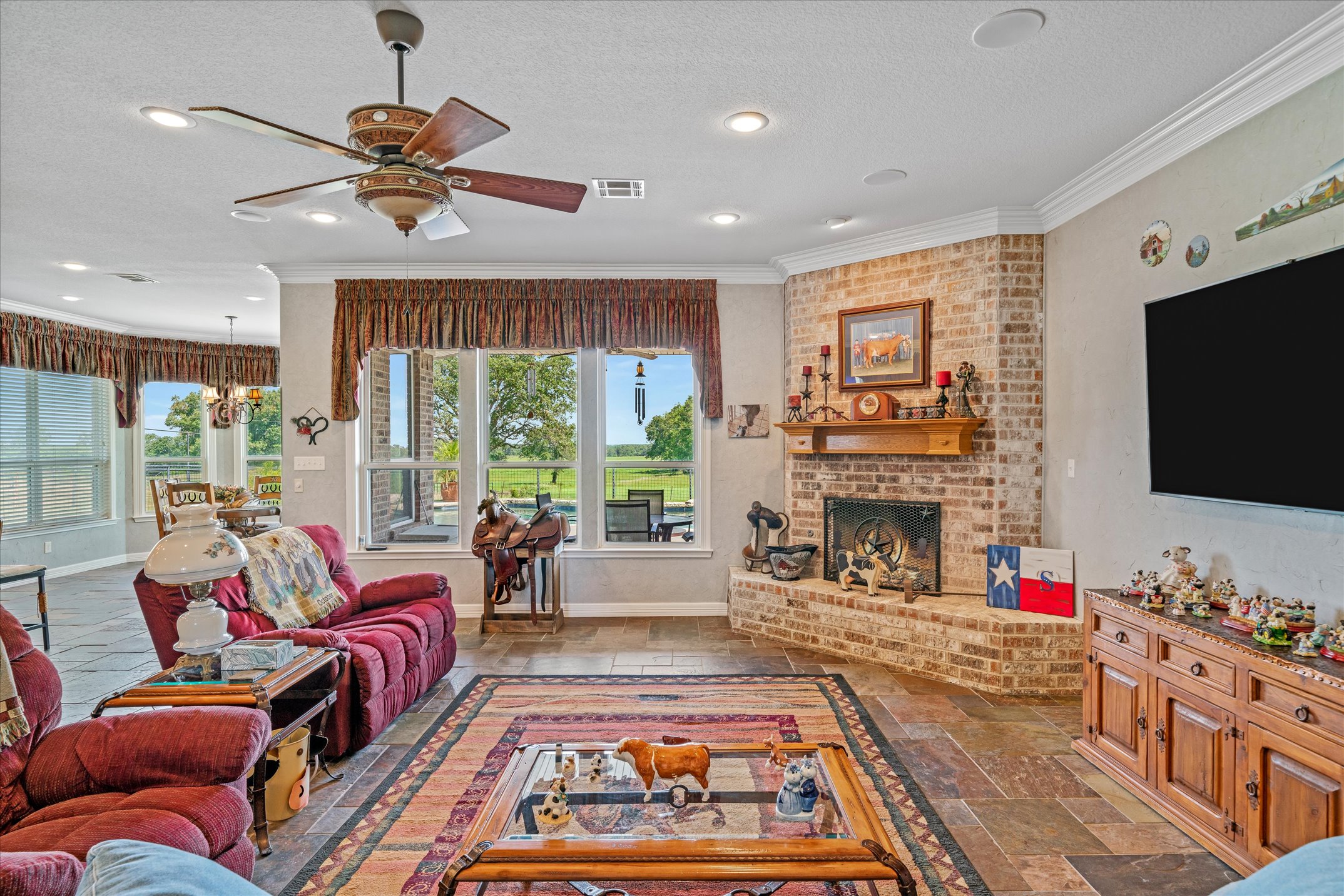 Grand Saline, Texas, 75140, United States, 3 Bedrooms Bedrooms, ,4 BathroomsBathrooms,Residential,For Sale,1977642