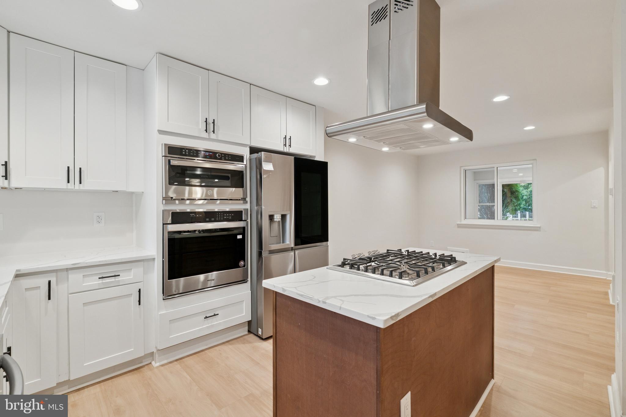 Alexandria, Virginia, 22305, United States, 2 Bedrooms Bedrooms, ,2 BathroomsBathrooms,Residential,For Sale,1944673