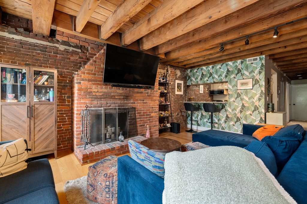 Boston, Massachusetts, 02109, United States, 1 Bedroom Bedrooms, ,1 BathroomBathrooms,Residential,For Sale,1874880
