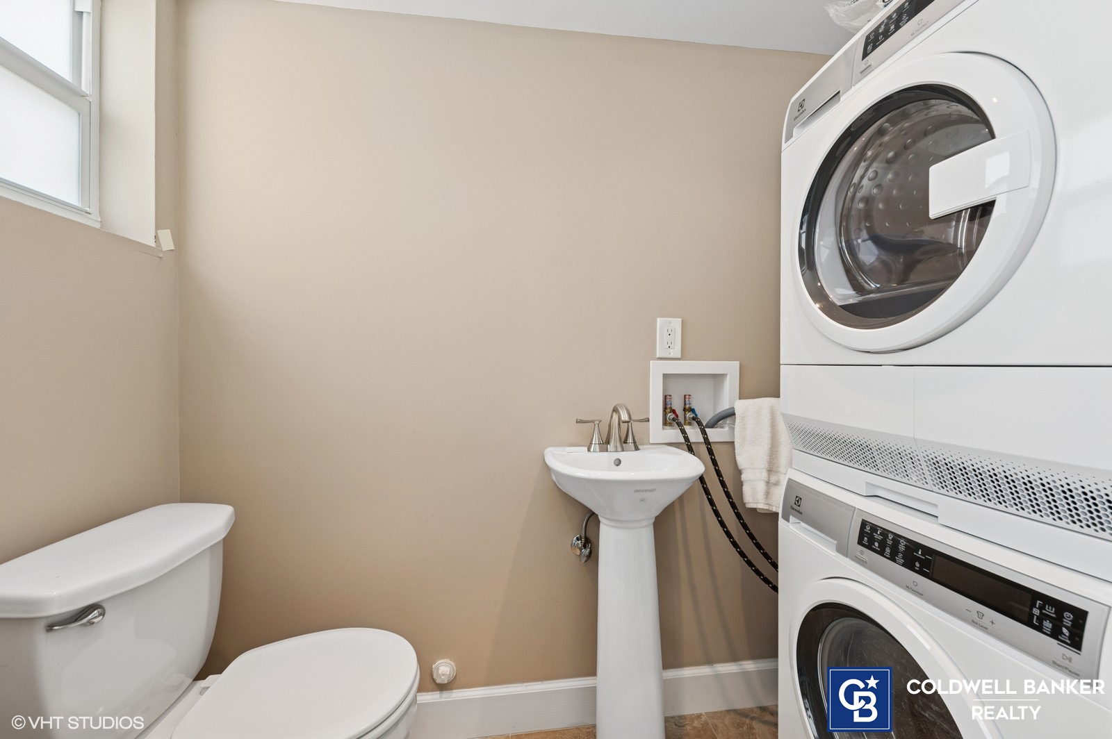 Deerfield Beach, Florida, 33441, United States, 2 Bedrooms Bedrooms, ,3 BathroomsBathrooms,Residential,For Sale,1897586