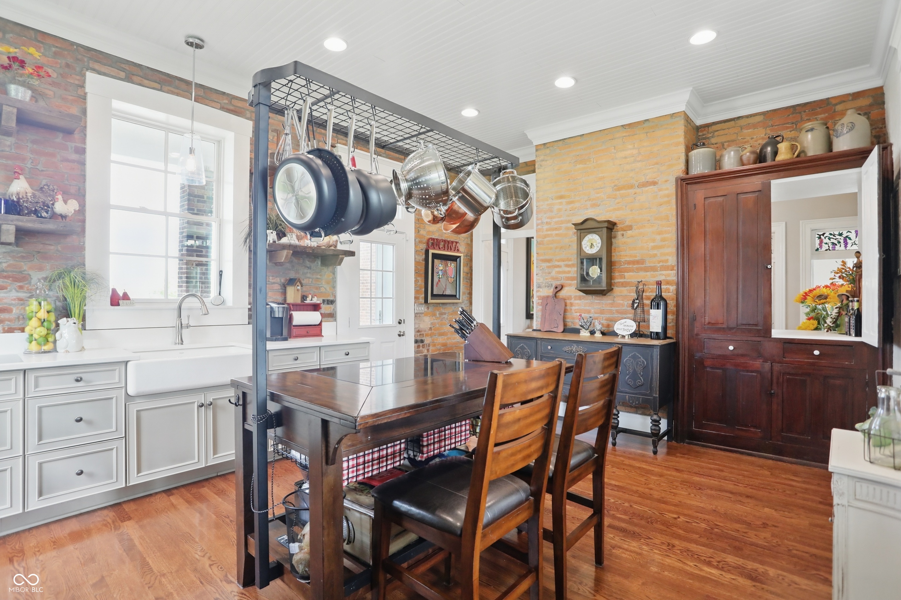 Paragon, Indiana, 46166, United States, 5 Bedrooms Bedrooms, ,2 BathroomsBathrooms,Residential,For Sale,1921702