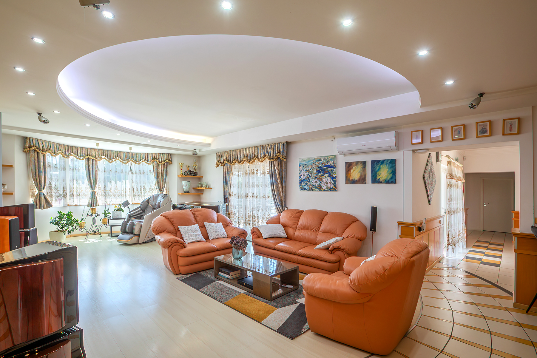  Exceptional Family Residence in an Elegant Residential Enclave of Budapest’s 16t - 物件實景
