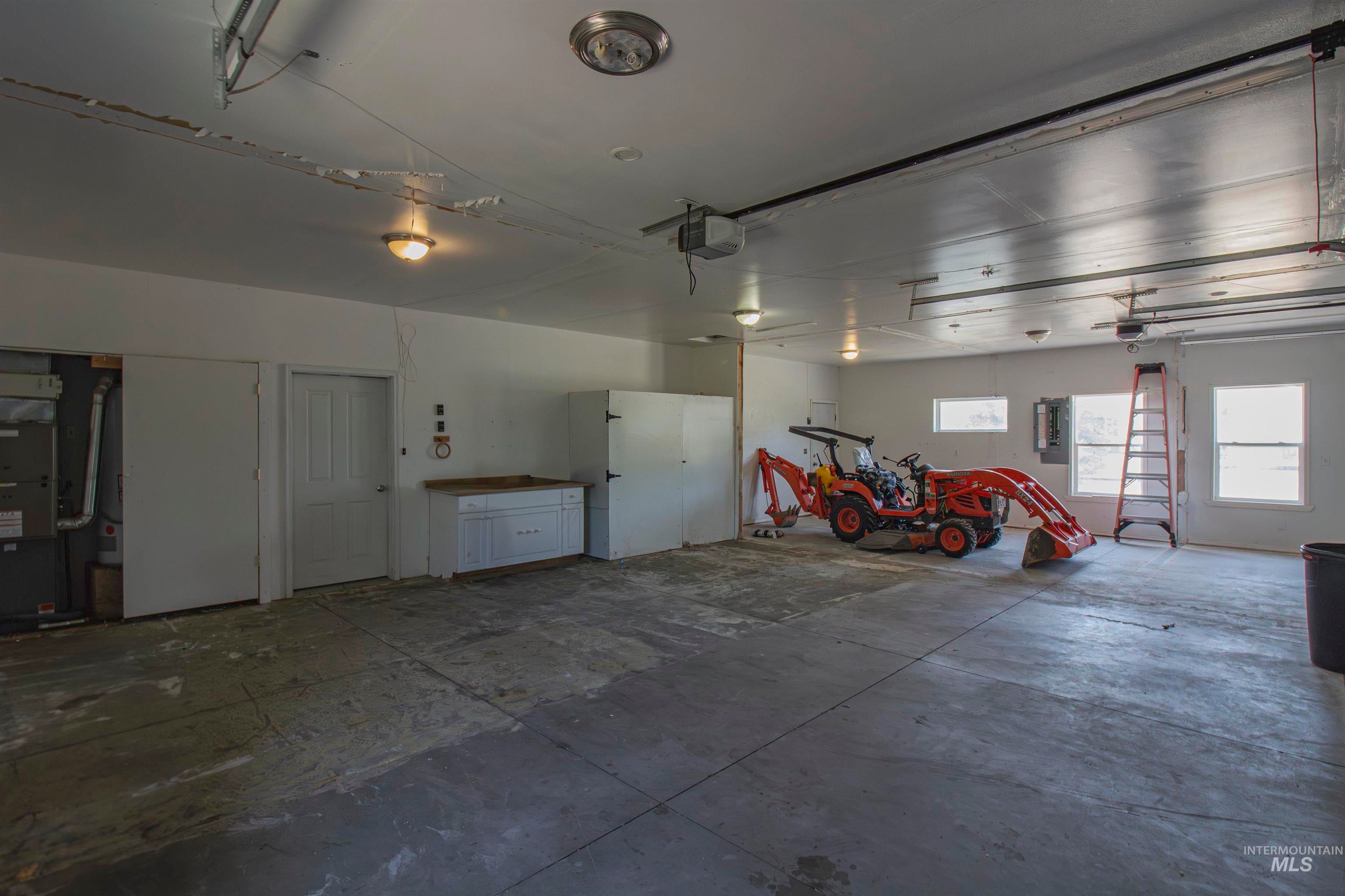 Ontario, Oregon, 97914, United States, 4 Bedrooms Bedrooms, ,3 BathroomsBathrooms,Residential,For Sale,1866488