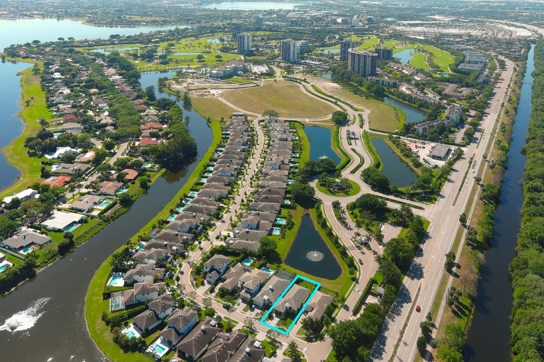 West Palm Beach, Florida, 33401, United States, 3 Bedrooms Bedrooms, ,4 BathroomsBathrooms,Residential,For Sale,1745907