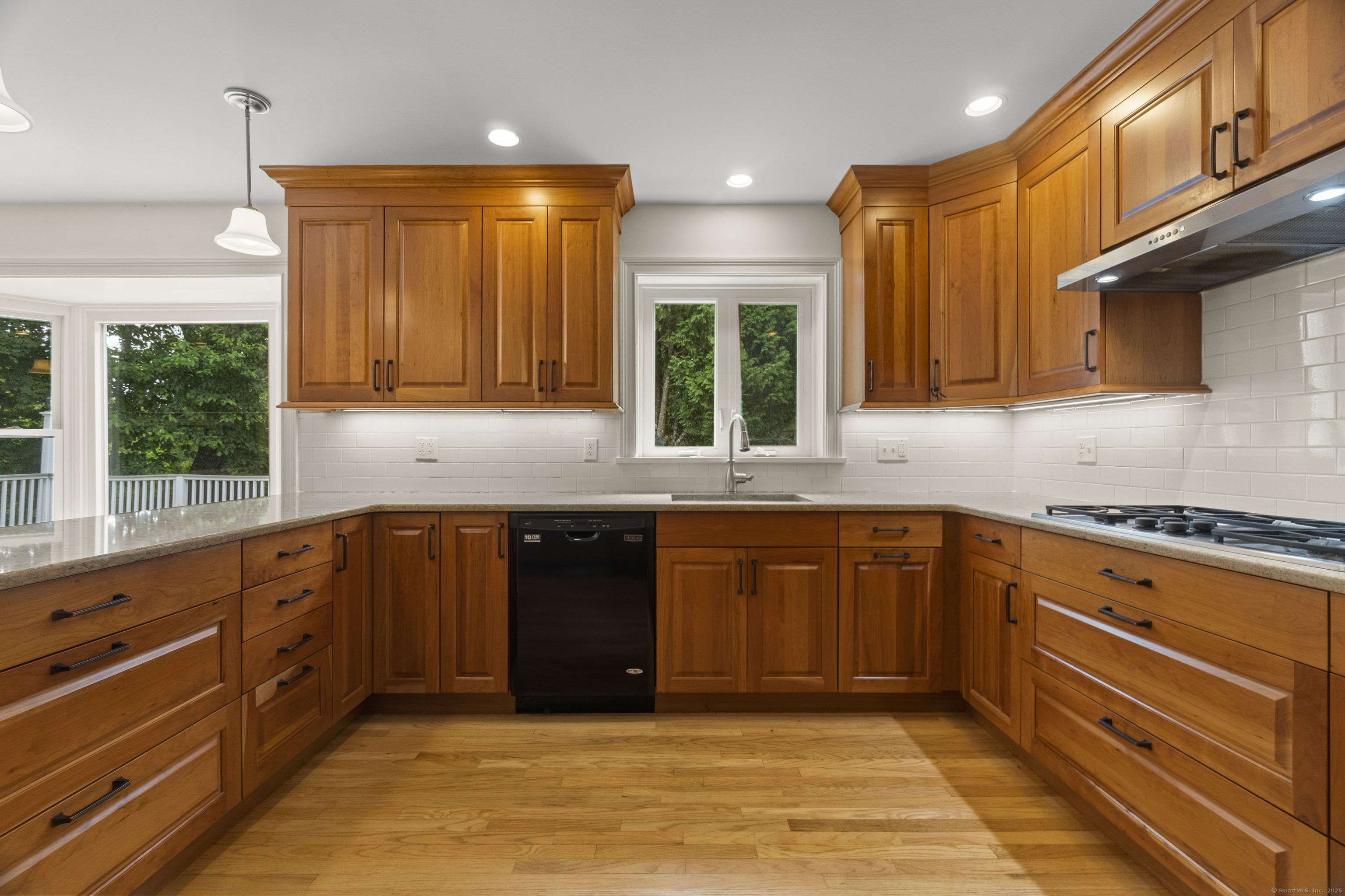 Old Lyme, Connecticut, 06371, United States, 4 Bedrooms Bedrooms, ,5 BathroomsBathrooms,Residential,For Sale,1987978