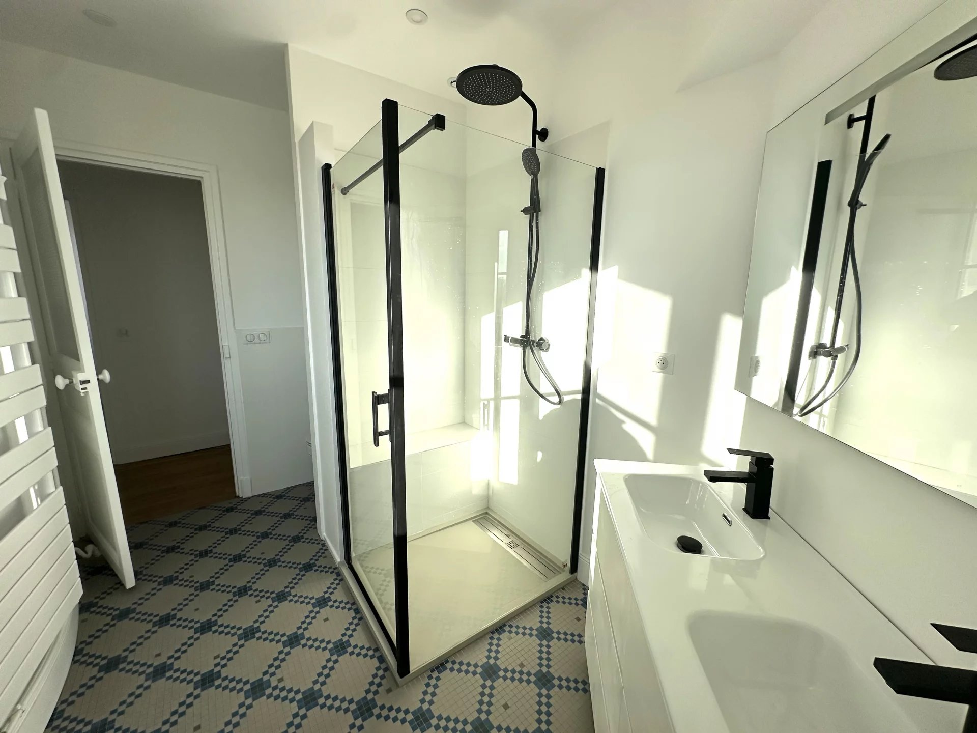 Le Vésinet, Île-de-France, 78110, FR, 2 Bedrooms Bedrooms, ,1 BathroomBathrooms,Residential,For Sale,2003303