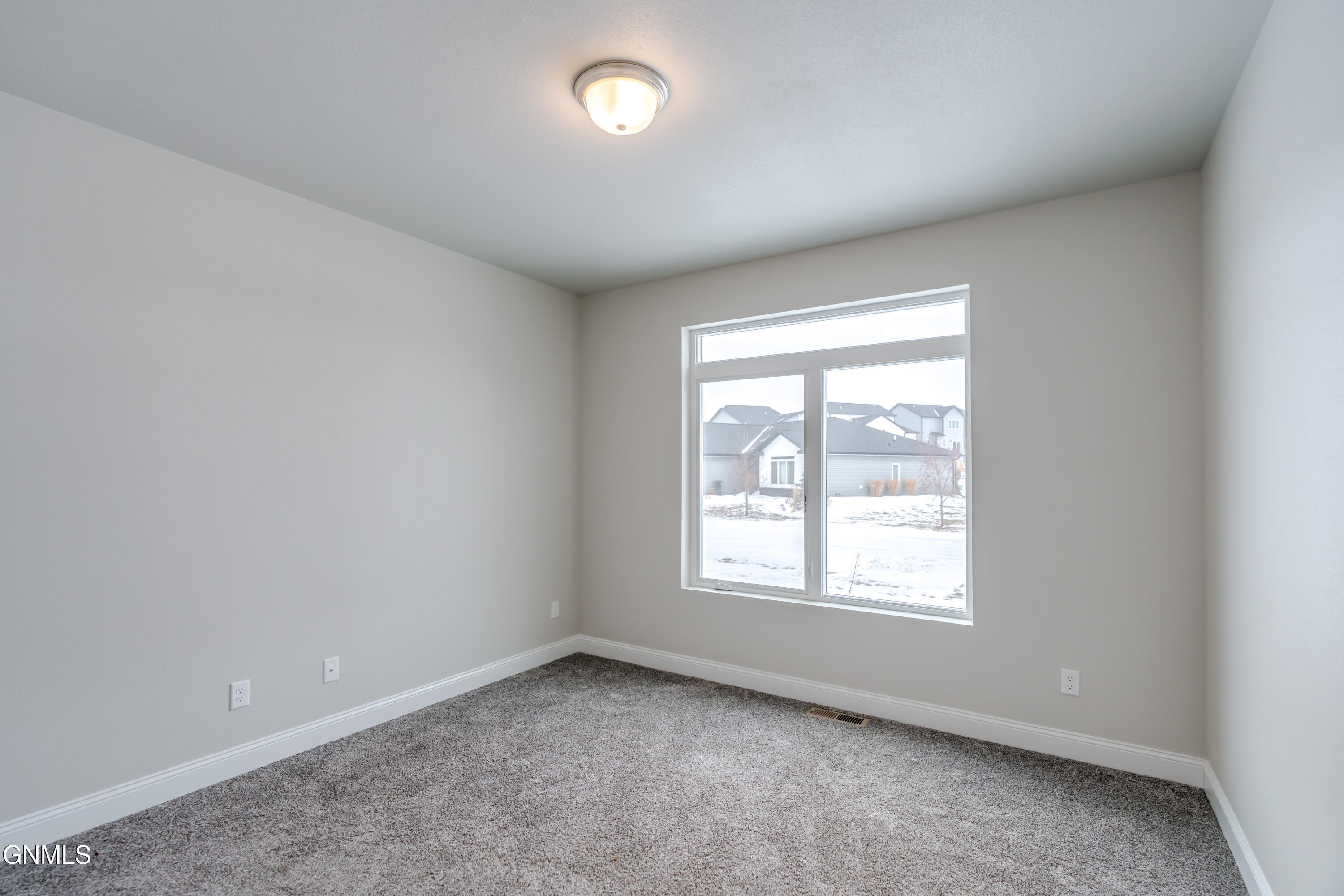 Bismarck, North Dakota, 58503, United States, 4 Bedrooms Bedrooms, ,3 BathroomsBathrooms,Residential,For Sale,2035327