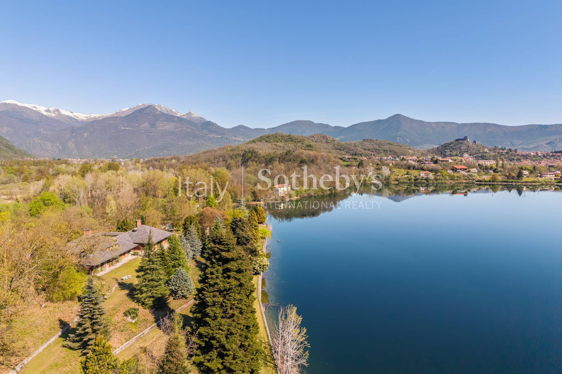  Waterfront villa with private park on Lake Avigliana - 物件實景