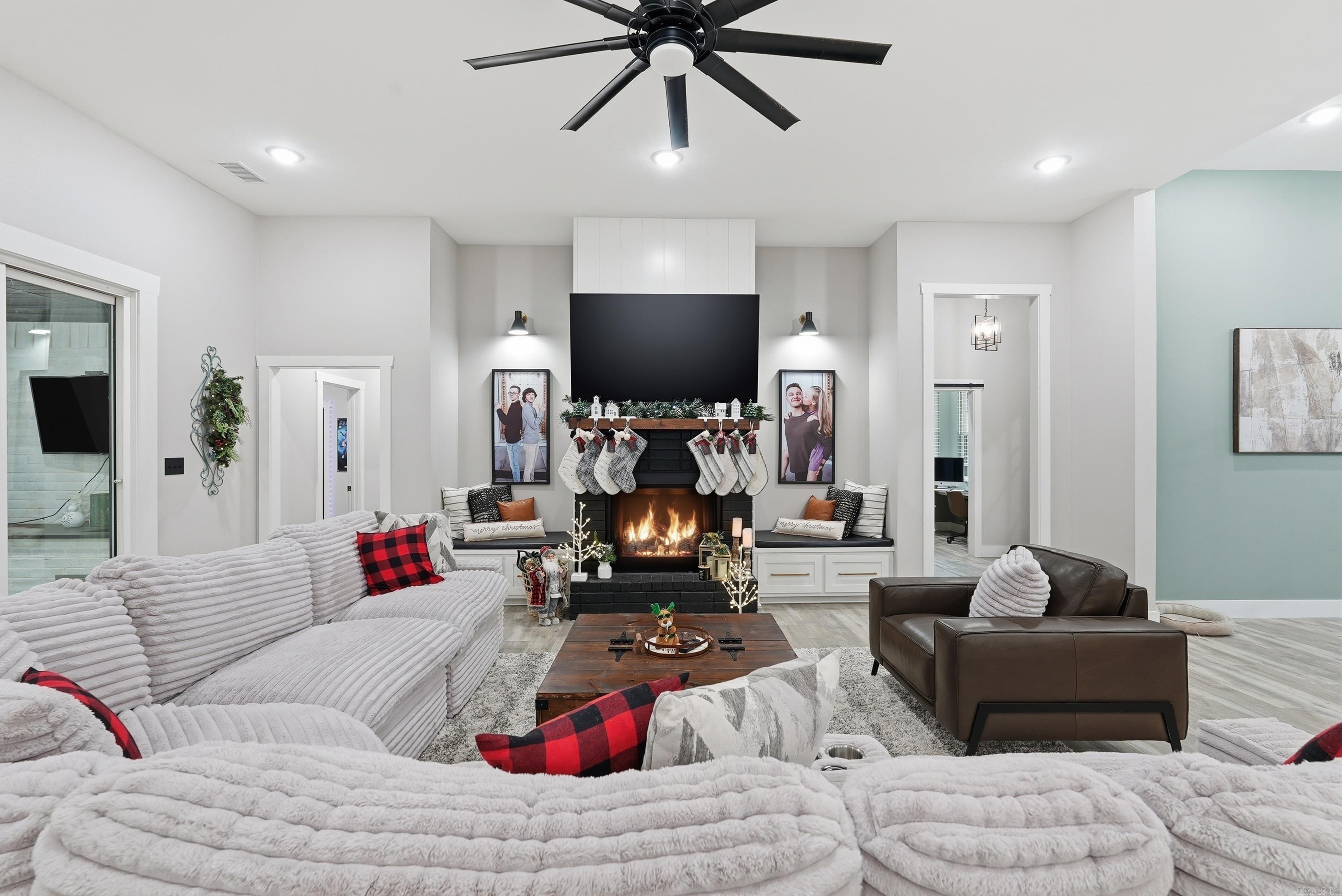 Morrilton, Arkansas, 72110, United States, 3 Bedrooms Bedrooms, ,4 BathroomsBathrooms,Residential,For Sale,2003394