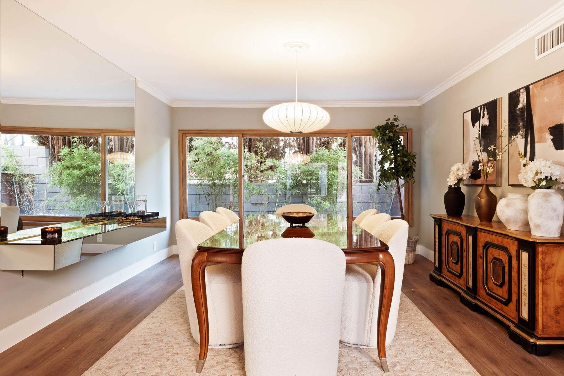  2103  N Hobart Blvd - 物件實景