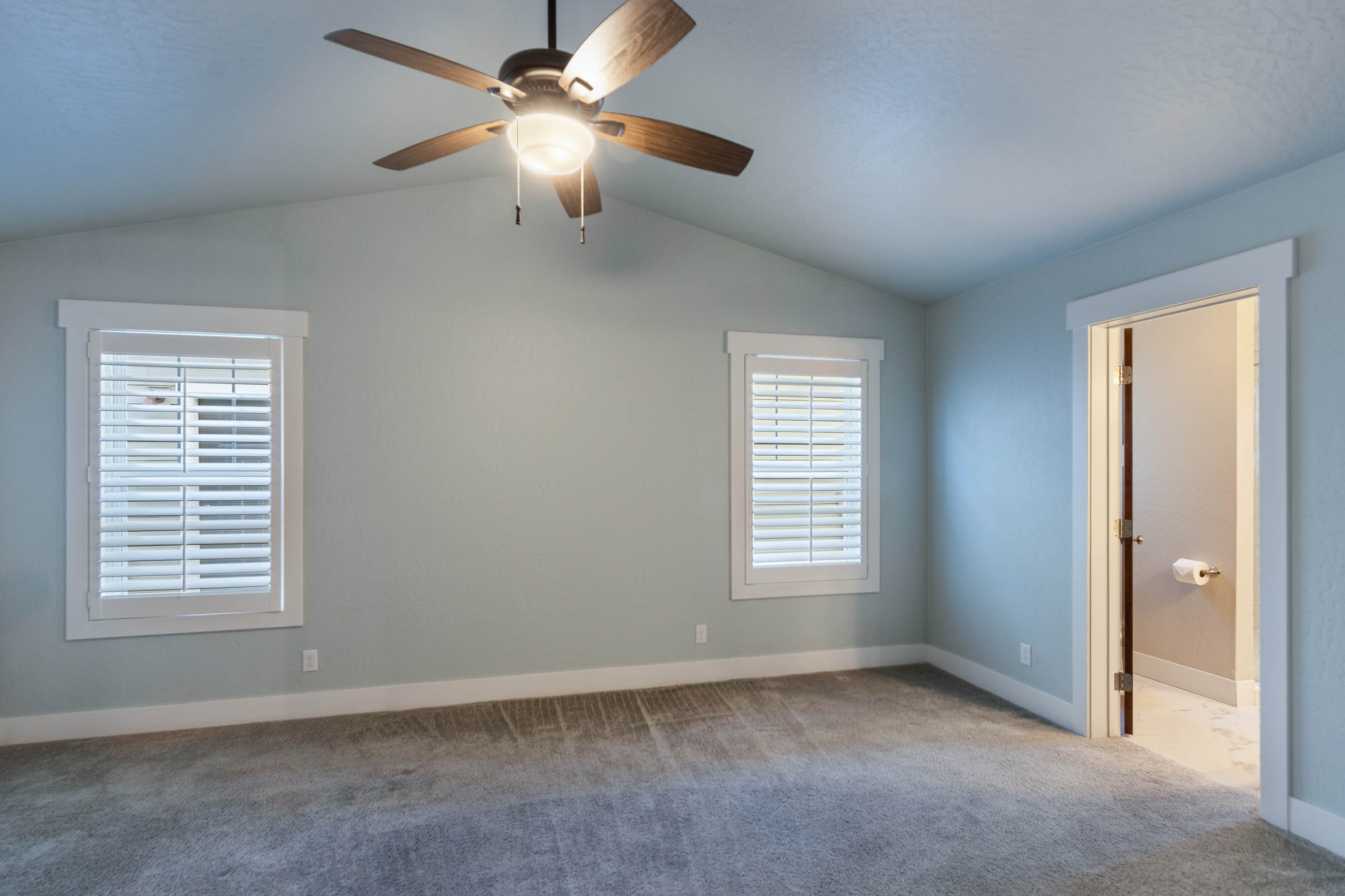 Sandpoint, Idaho, 83864, United States, 3 Bedrooms Bedrooms, ,2 BathroomsBathrooms,Residential,For Sale,2006353