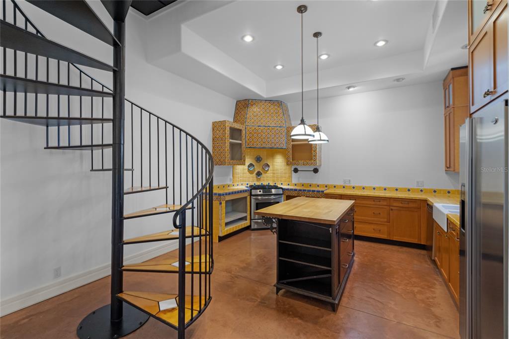 Orlando, Florida, 32806, United States, 3 Bedrooms Bedrooms, ,4 BathroomsBathrooms,Residential,For Sale,1927434