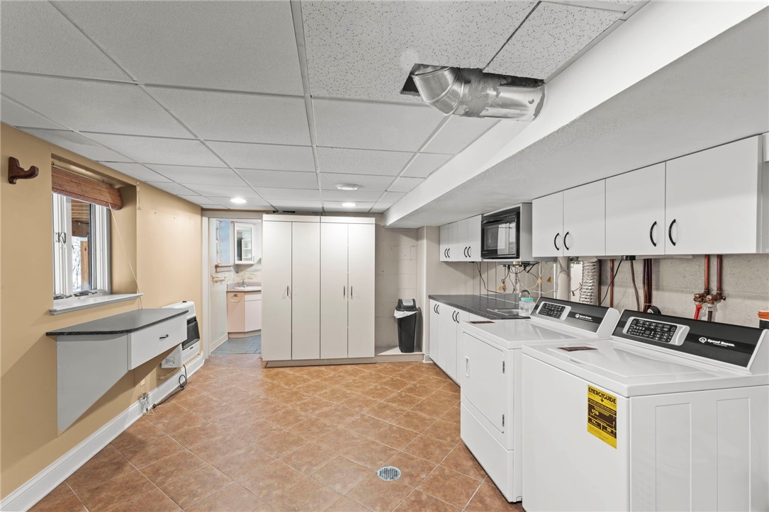 Venetia, Pennsylvania, 15367, United States, 3 Bedrooms Bedrooms, ,3 BathroomsBathrooms,Residential,For Sale,2001468