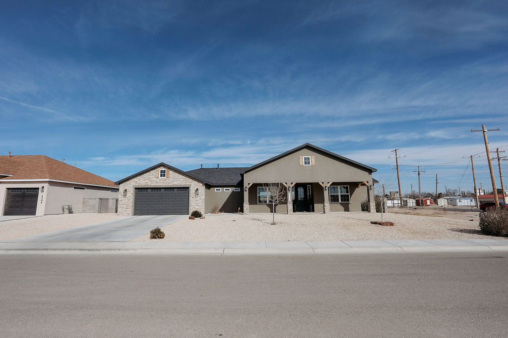 Carlsbad, New Mexico, 88220, United States, 4 Bedrooms Bedrooms, ,3 BathroomsBathrooms,Residential,For Sale,2012114