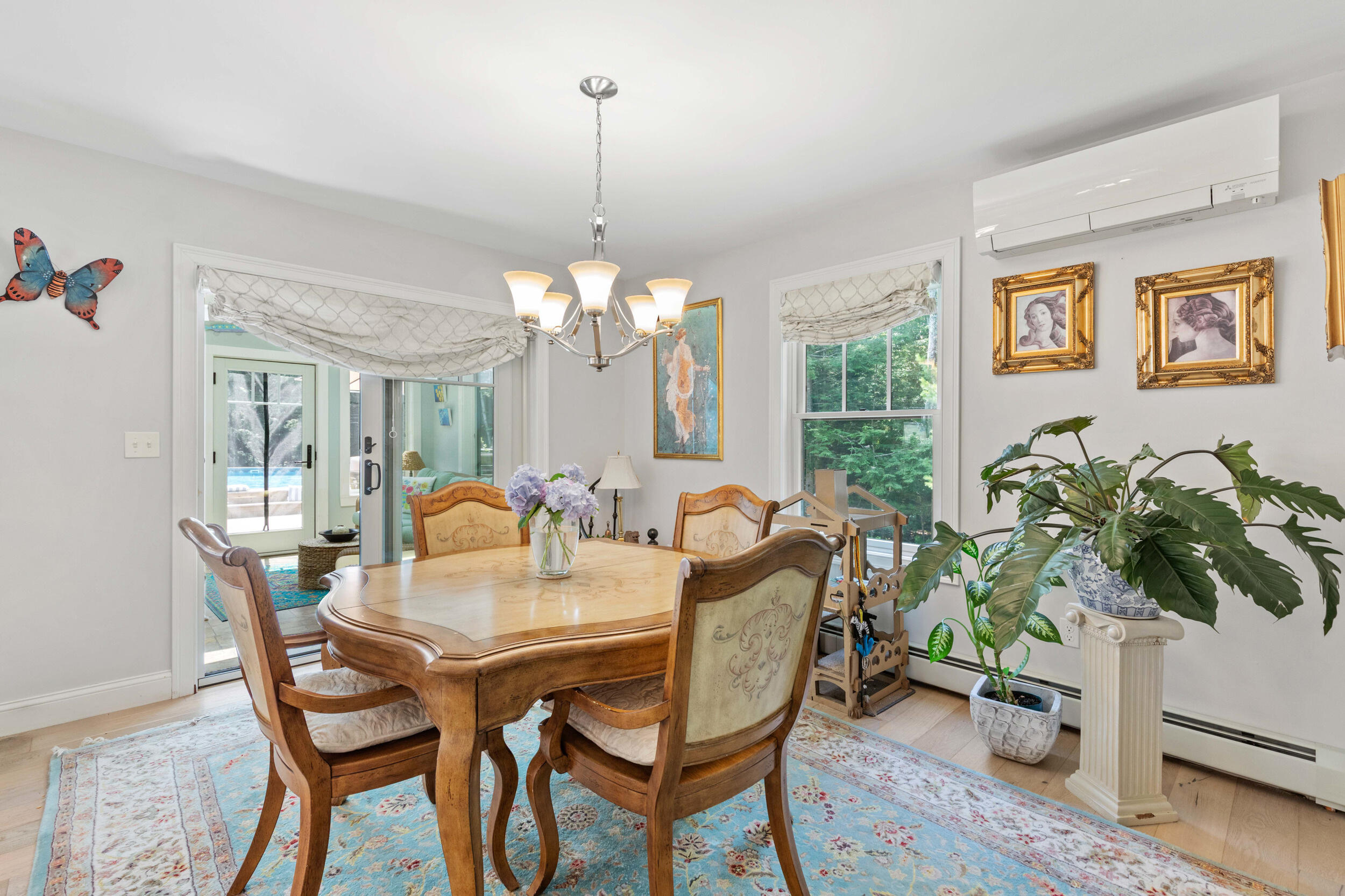 Falmouth, Maine, 04105, United States, 3 Bedrooms Bedrooms, ,3 BathroomsBathrooms,Residential,For Sale,1917362