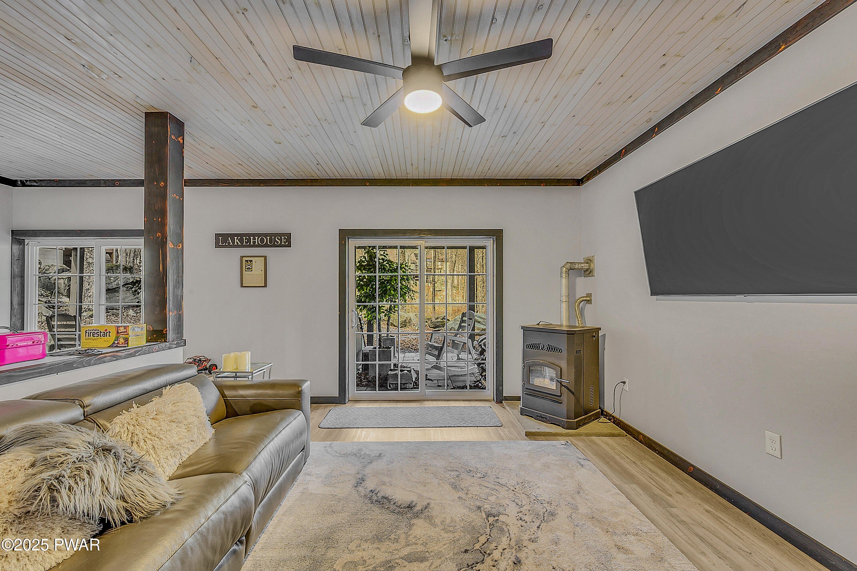 Lake Ariel, Pennsylvania, 18436, United States, 4 Bedrooms Bedrooms, ,4 BathroomsBathrooms,Residential,For Sale,1998731