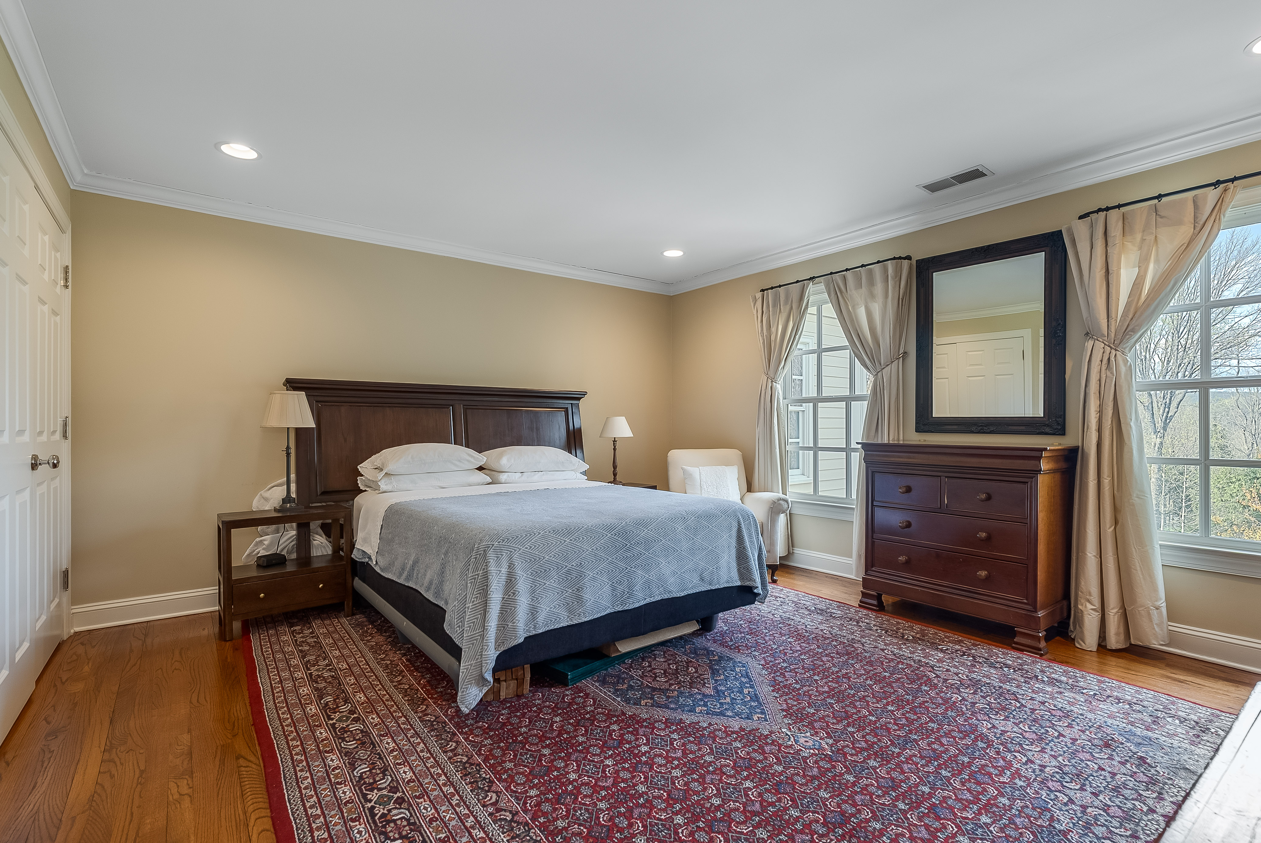  Georgian Colonial Home Set on Three Plus Acres - 物件實景