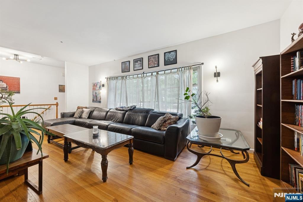 Hillsdale, New Jersey, 07642, United States, 5 Bedrooms Bedrooms, ,3 BathroomsBathrooms,Residential,For Sale,1885332