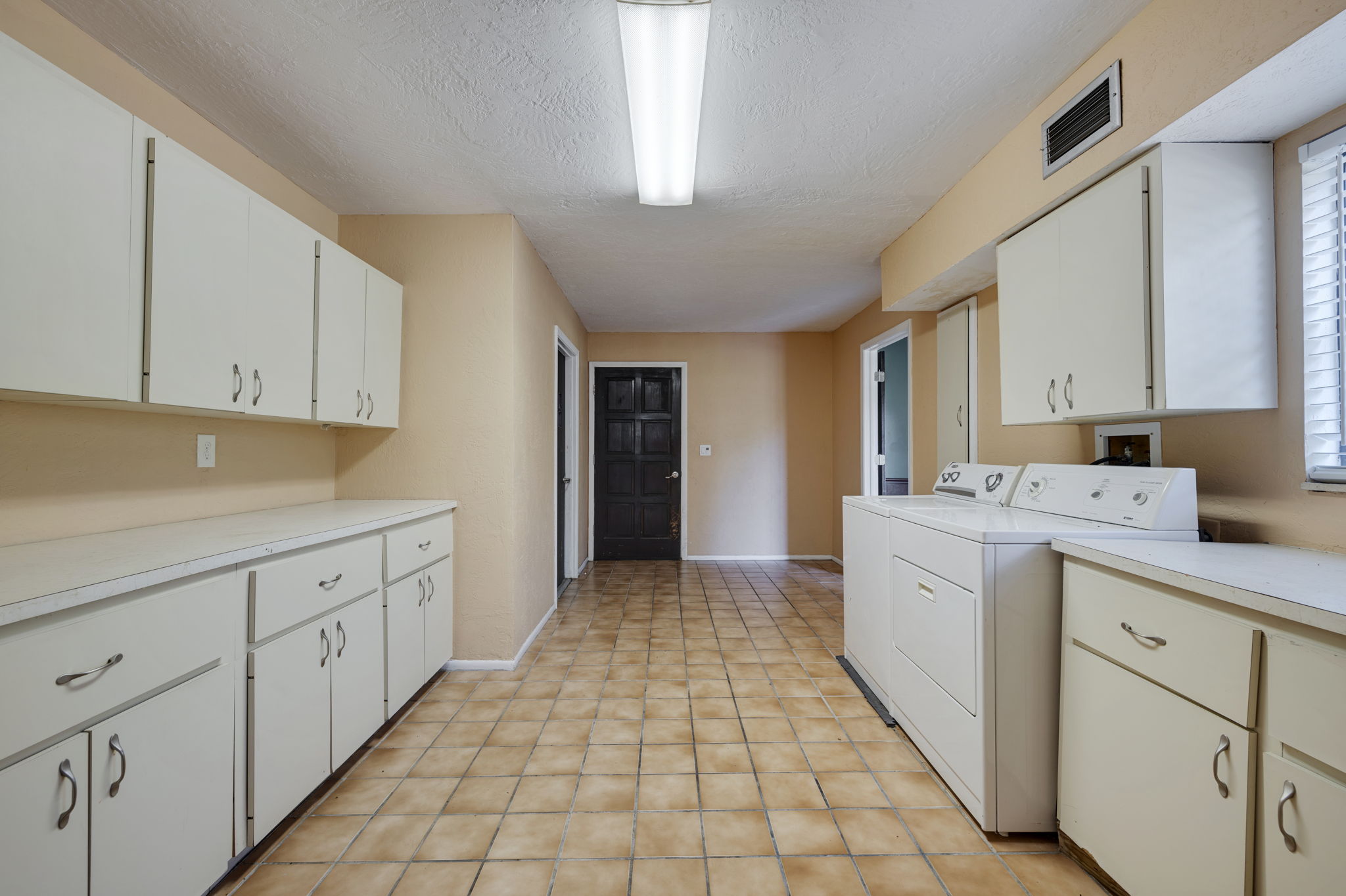 Palmetto, Florida, 34221, United States, 5 Bedrooms Bedrooms, ,4 BathroomsBathrooms,Residential,For Sale,1921911