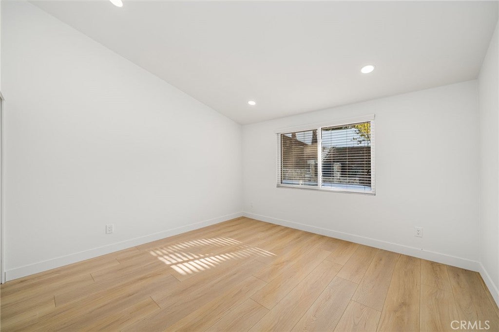 Woodland Hills, California, 91367, United States, 3 Bedrooms Bedrooms, ,2 BathroomsBathrooms,Residential,For Sale,1991959