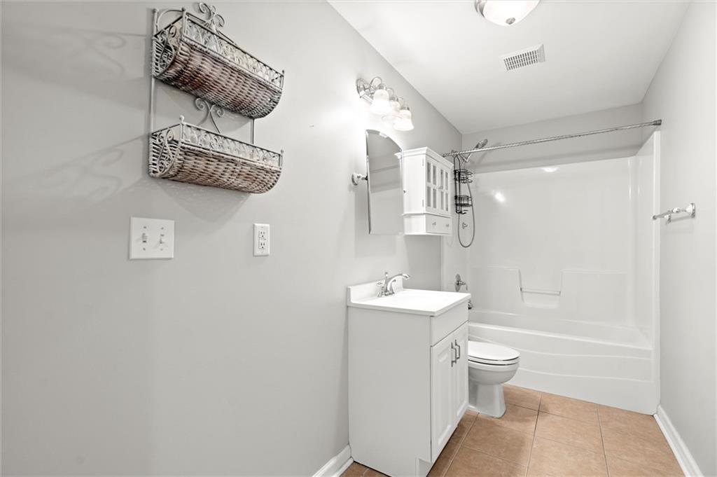 Woodstock, Georgia, 30188, United States, 6 Bedrooms Bedrooms, ,5 BathroomsBathrooms,Residential,For Sale,2009227