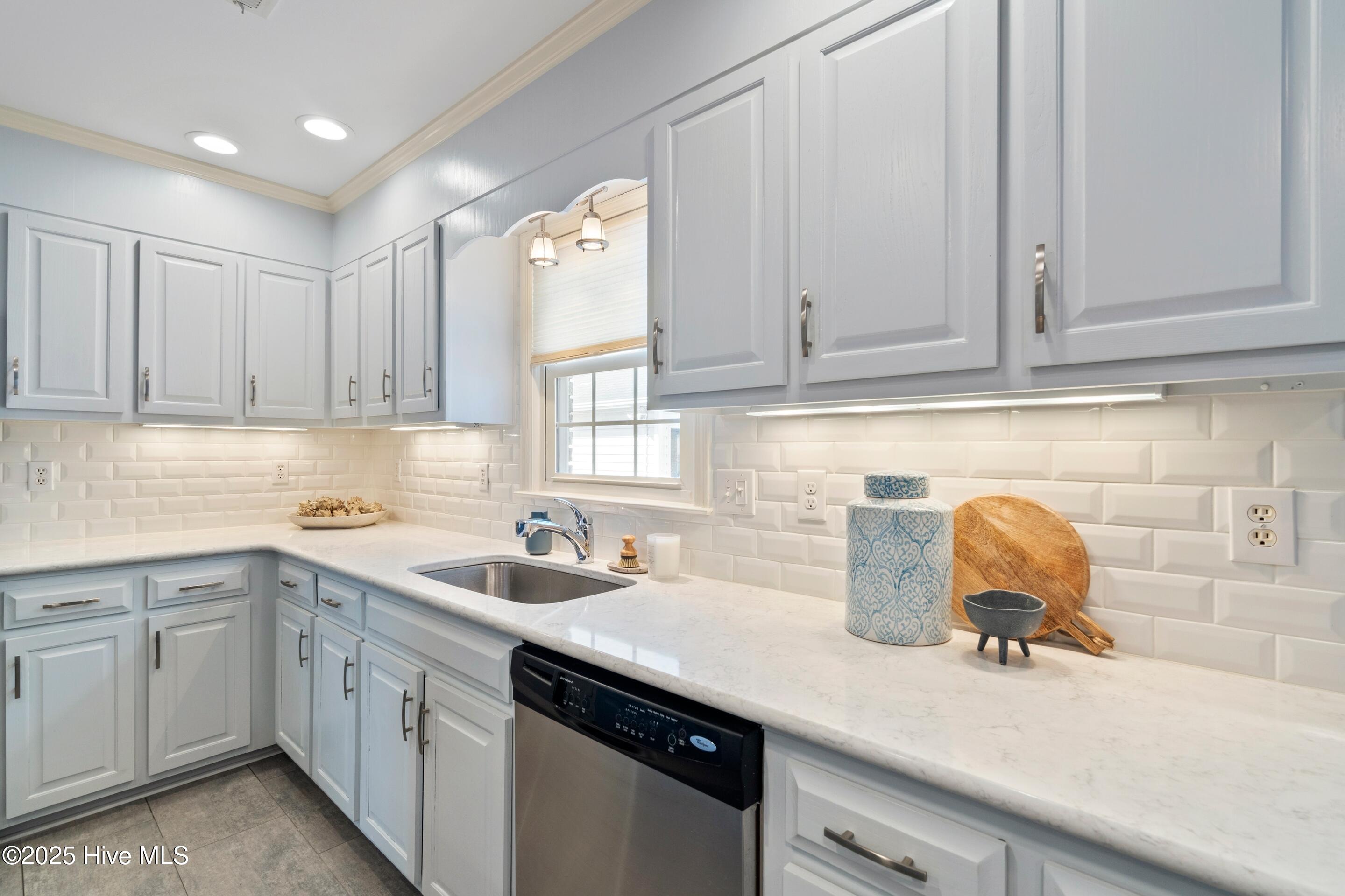 Wilmington, North Carolina, 28409, United States, 4 Bedrooms Bedrooms, ,3 BathroomsBathrooms,Residential,For Sale,1967637