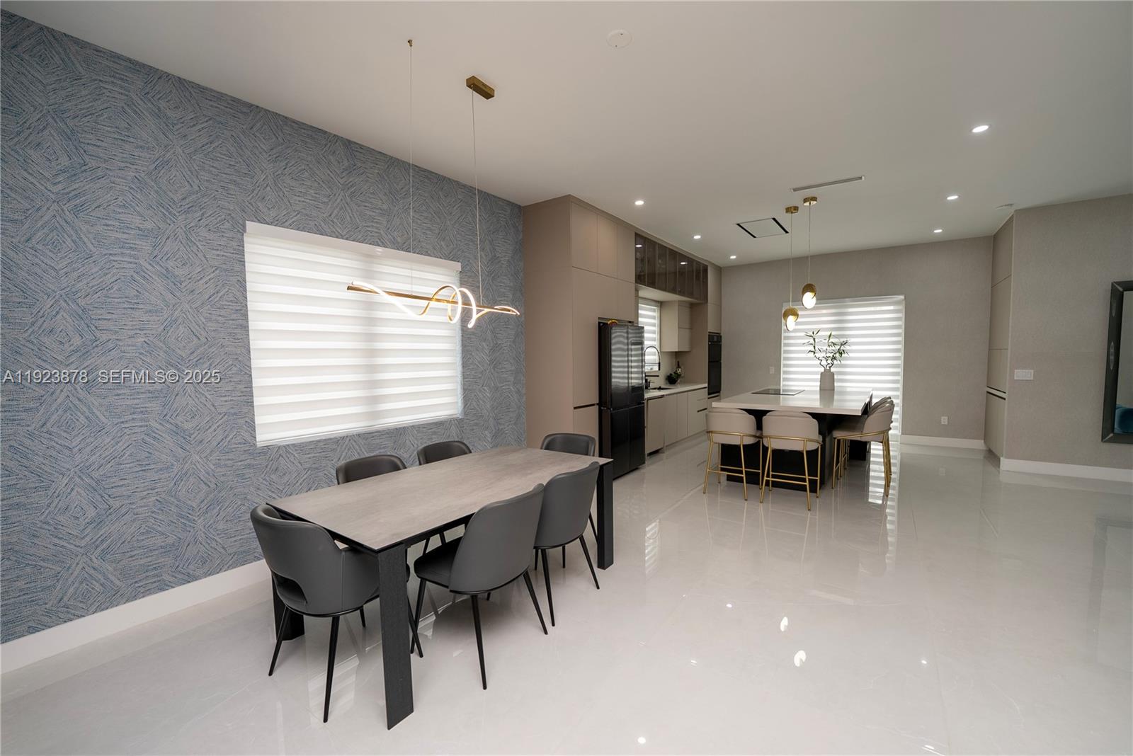 Doral, Florida, 33122, United States, 4 Bedrooms Bedrooms, ,5 BathroomsBathrooms,Residential,For Sale,2002186