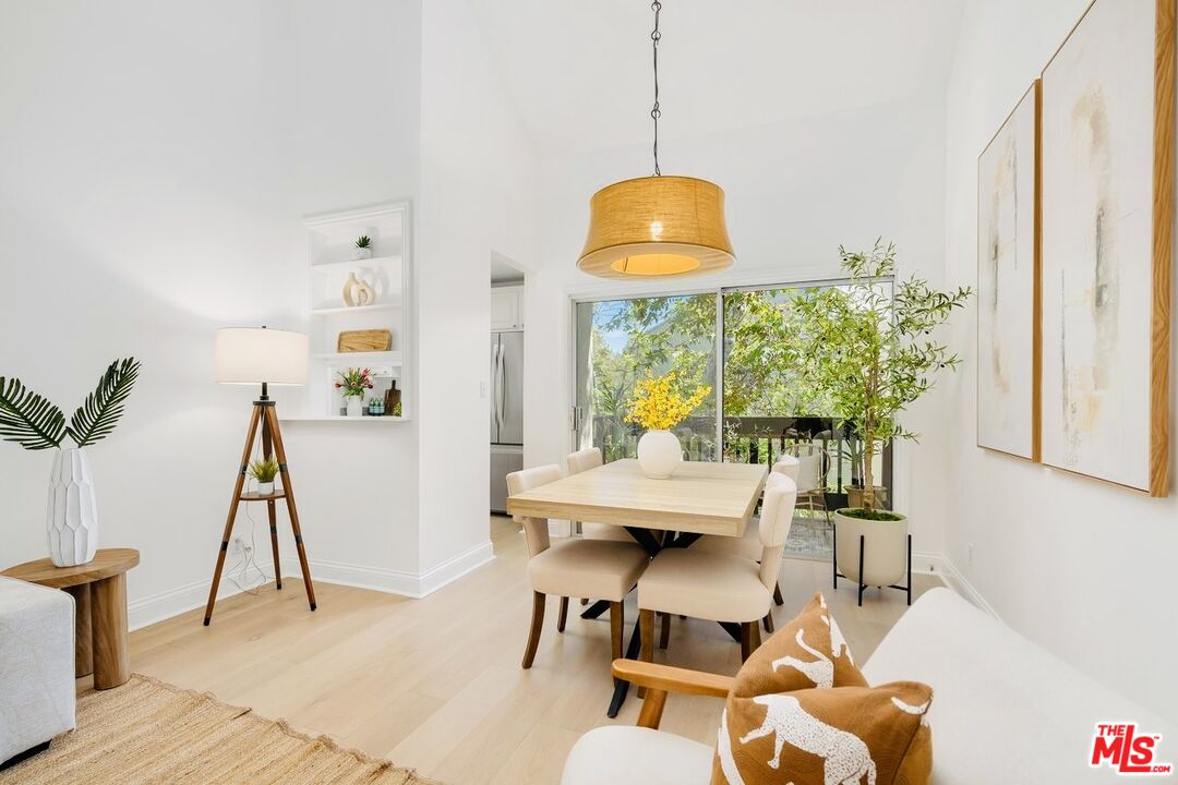 Culver City, California, 90230, United States, 2 Bedrooms Bedrooms, ,2 BathroomsBathrooms,Residential,For Sale,1934689