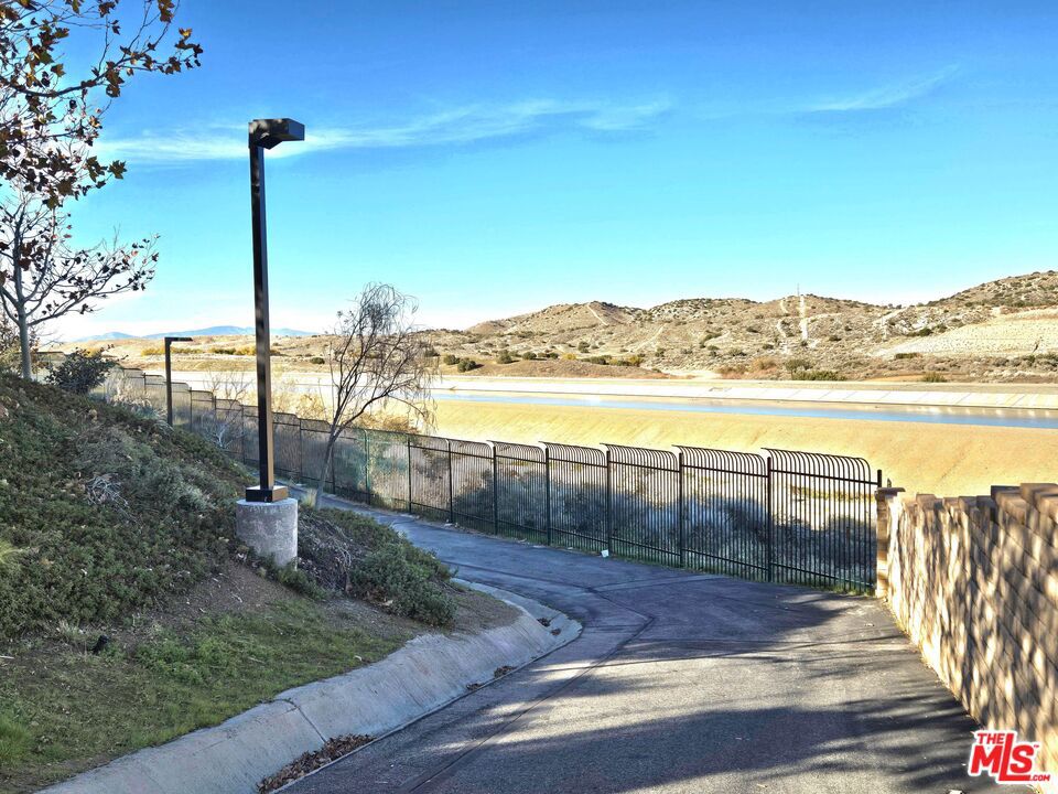 Palmdale, California, 93551, United States, 5 Bedrooms Bedrooms, ,4 BathroomsBathrooms,Residential,For Sale,2001552