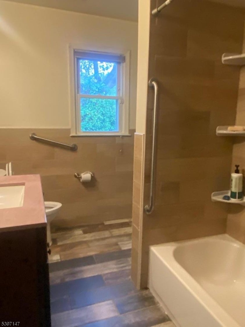 Plainfield City, New Jersey, 07062, United States, 3 Bedrooms Bedrooms, ,1 BathroomBathrooms,Residential,For Sale,1992468