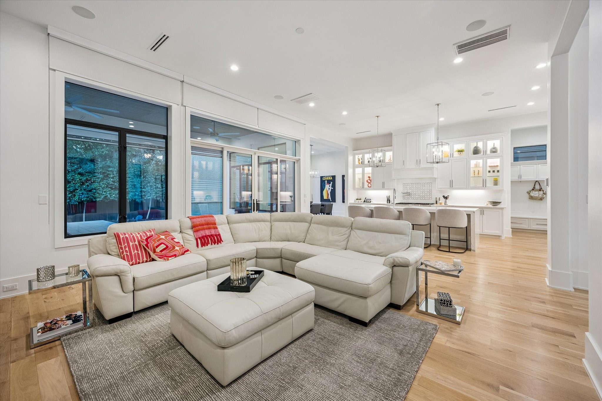  2215 Driscoll Street - 物件實景