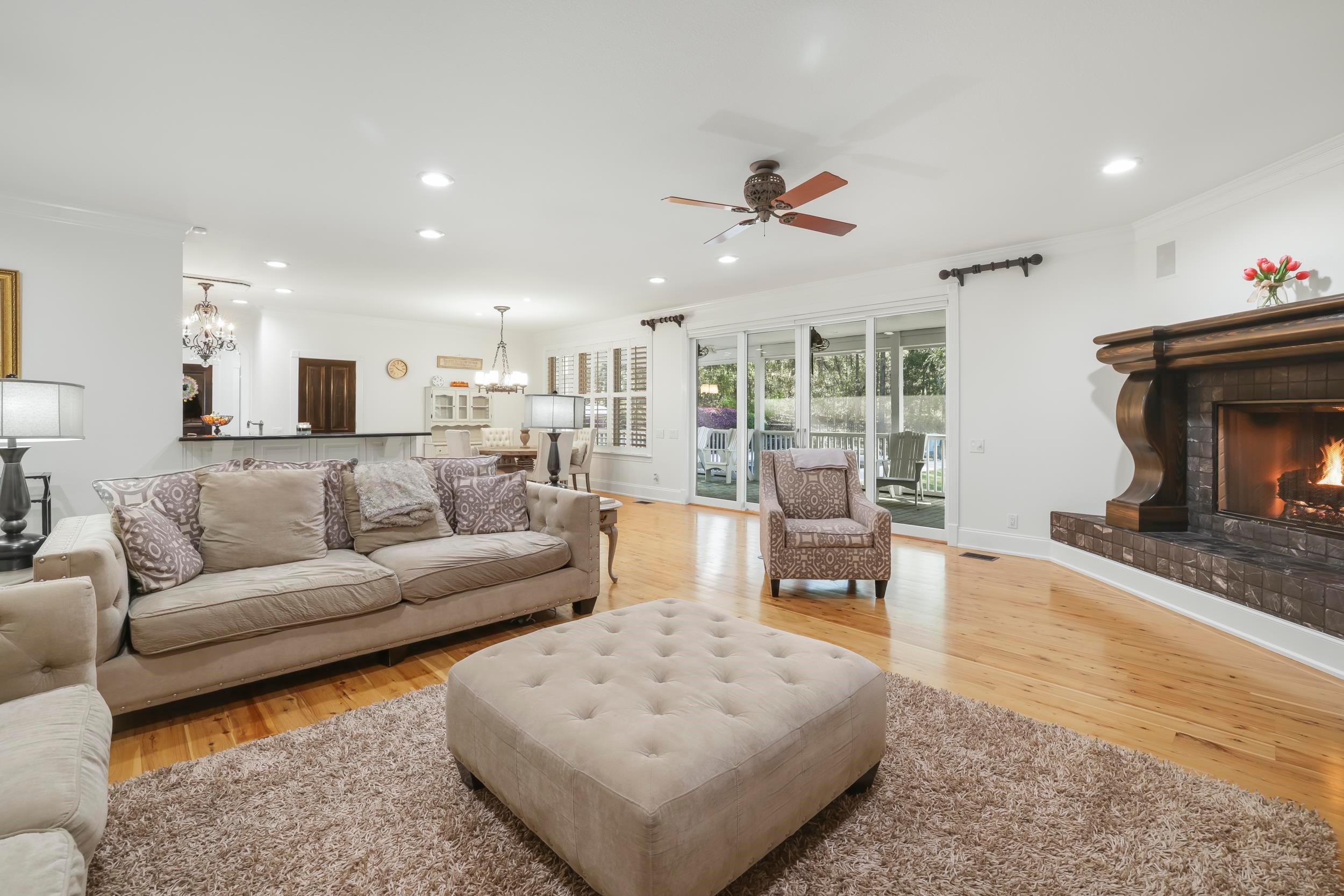 Tallahassee, Florida, 32312, United States, 4 Bedrooms Bedrooms, ,6 BathroomsBathrooms,Residential,For Sale,1846572