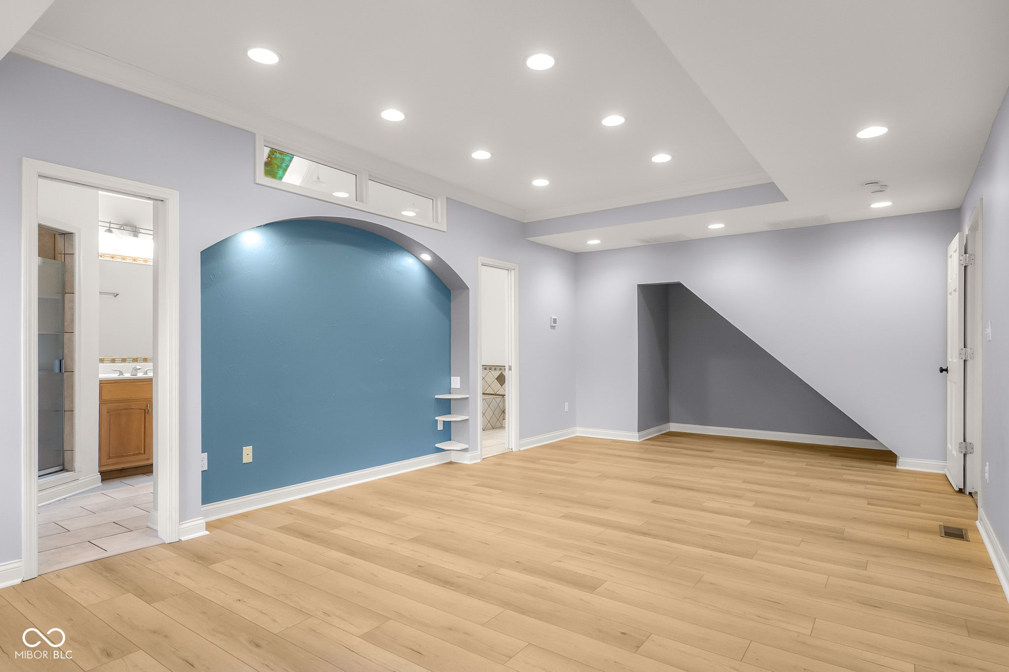 Columbus, Indiana, 47201, United States, 5 Bedrooms Bedrooms, ,6 BathroomsBathrooms,Residential,For Sale,1982008