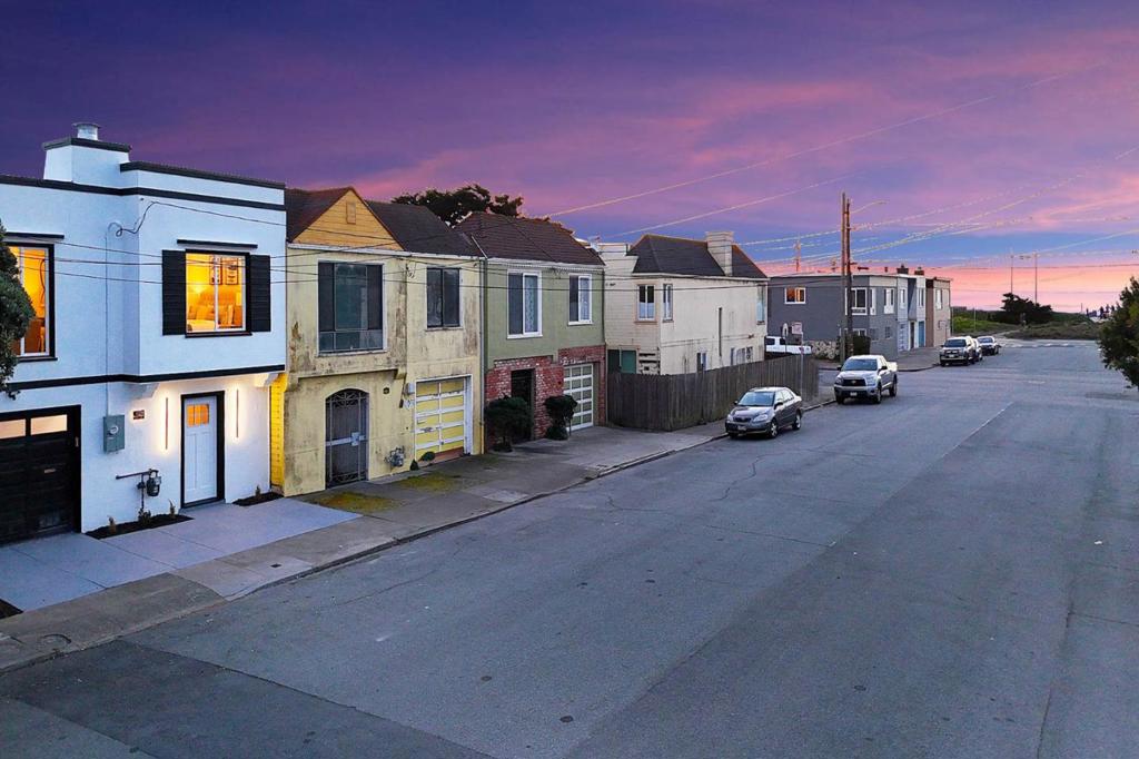 San Francisco, California, 94116, United States, 4 Bedrooms Bedrooms, ,4 BathroomsBathrooms,Residential,For Sale,2014062