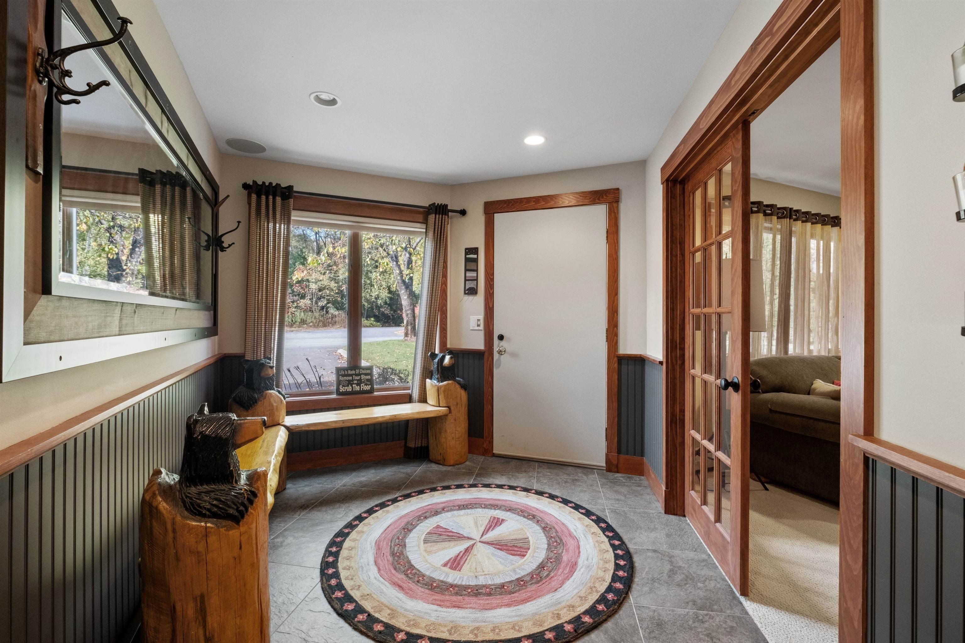 Lincoln, New Hampshire, 03251, United States, 4 Bedrooms Bedrooms, ,1 BathroomBathrooms,Residential,For Sale,1976224