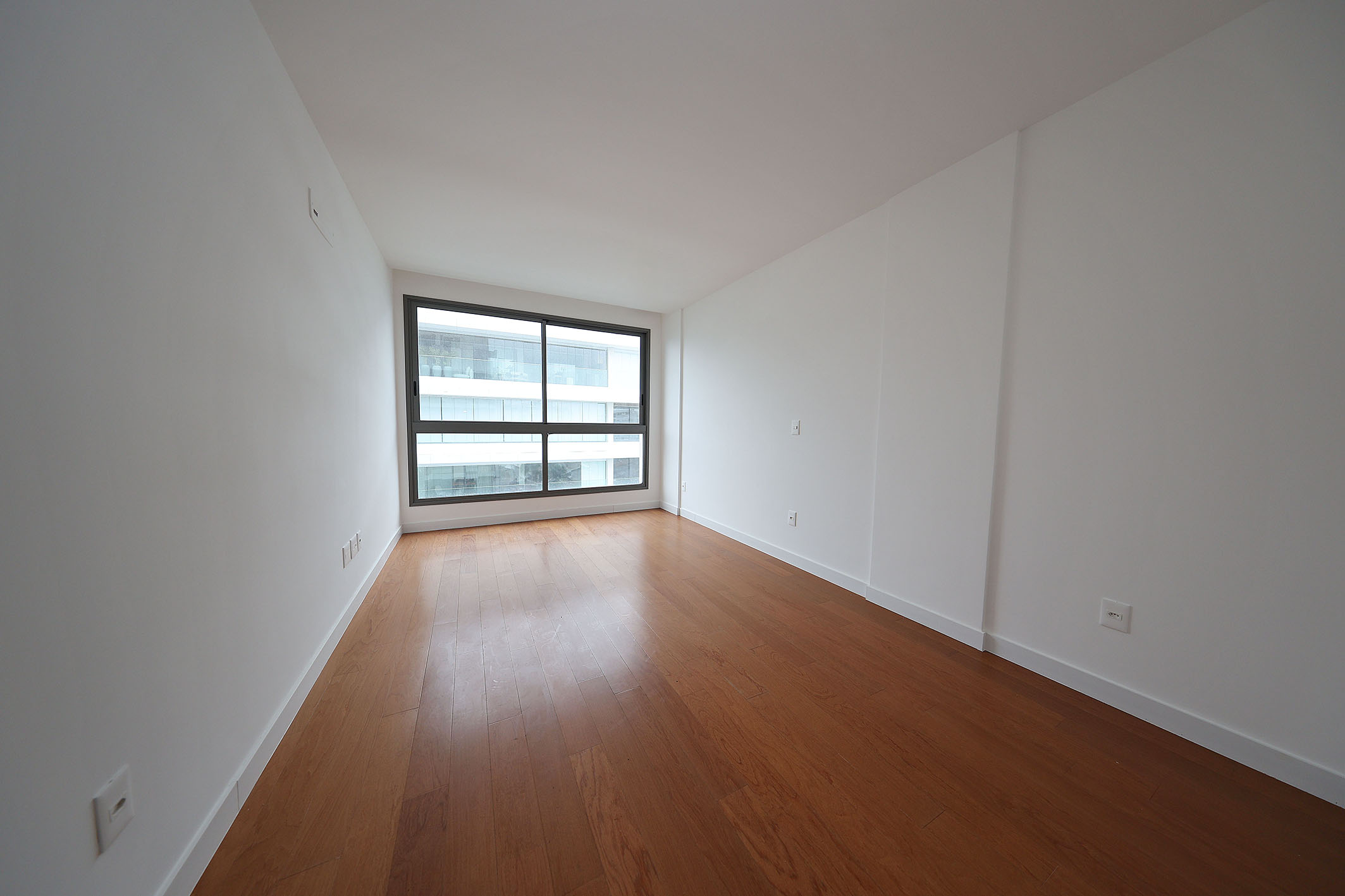  Elegant four-suite residence in a full-service residential condominium - 物件實景